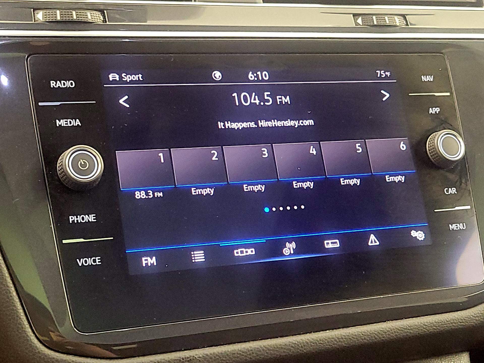 Thumbnail: 2021 Volkswagen Tiguan - 16