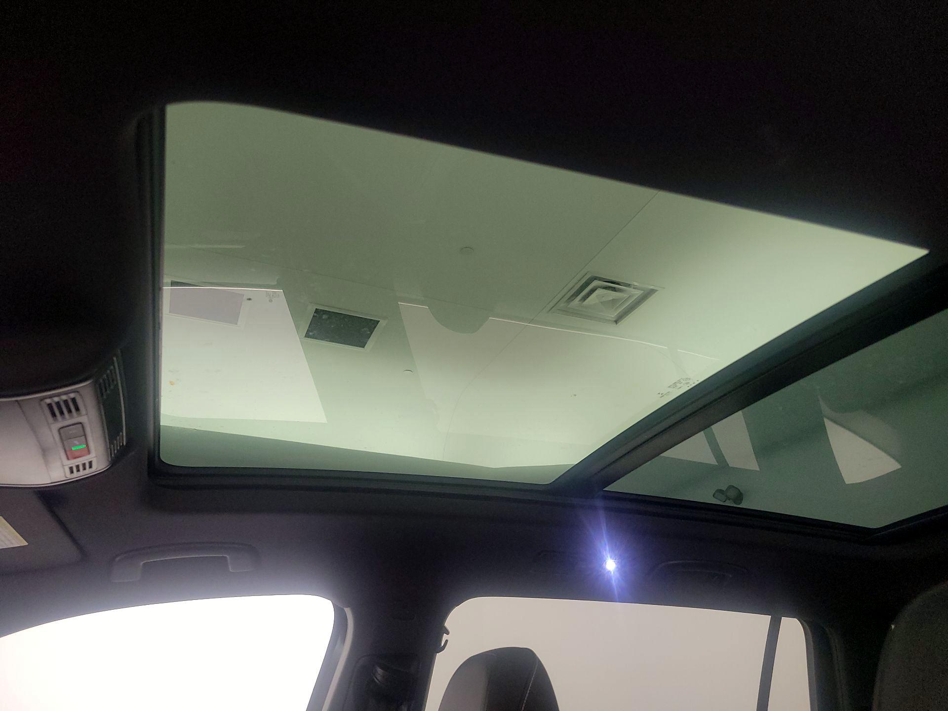 Thumbnail: 2021 Volkswagen Tiguan - 20