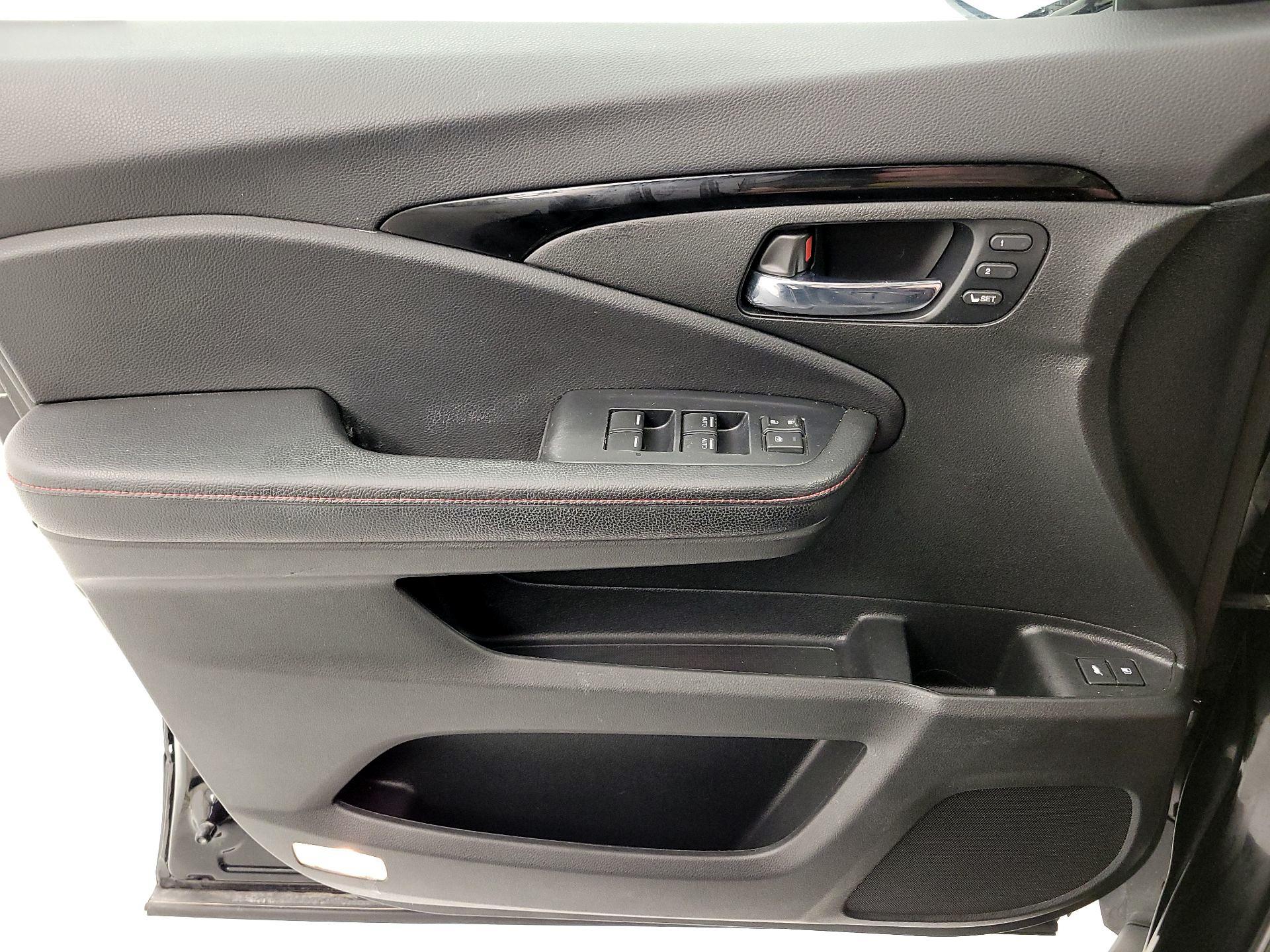 Thumbnail: 2020 Honda Pilot - 12