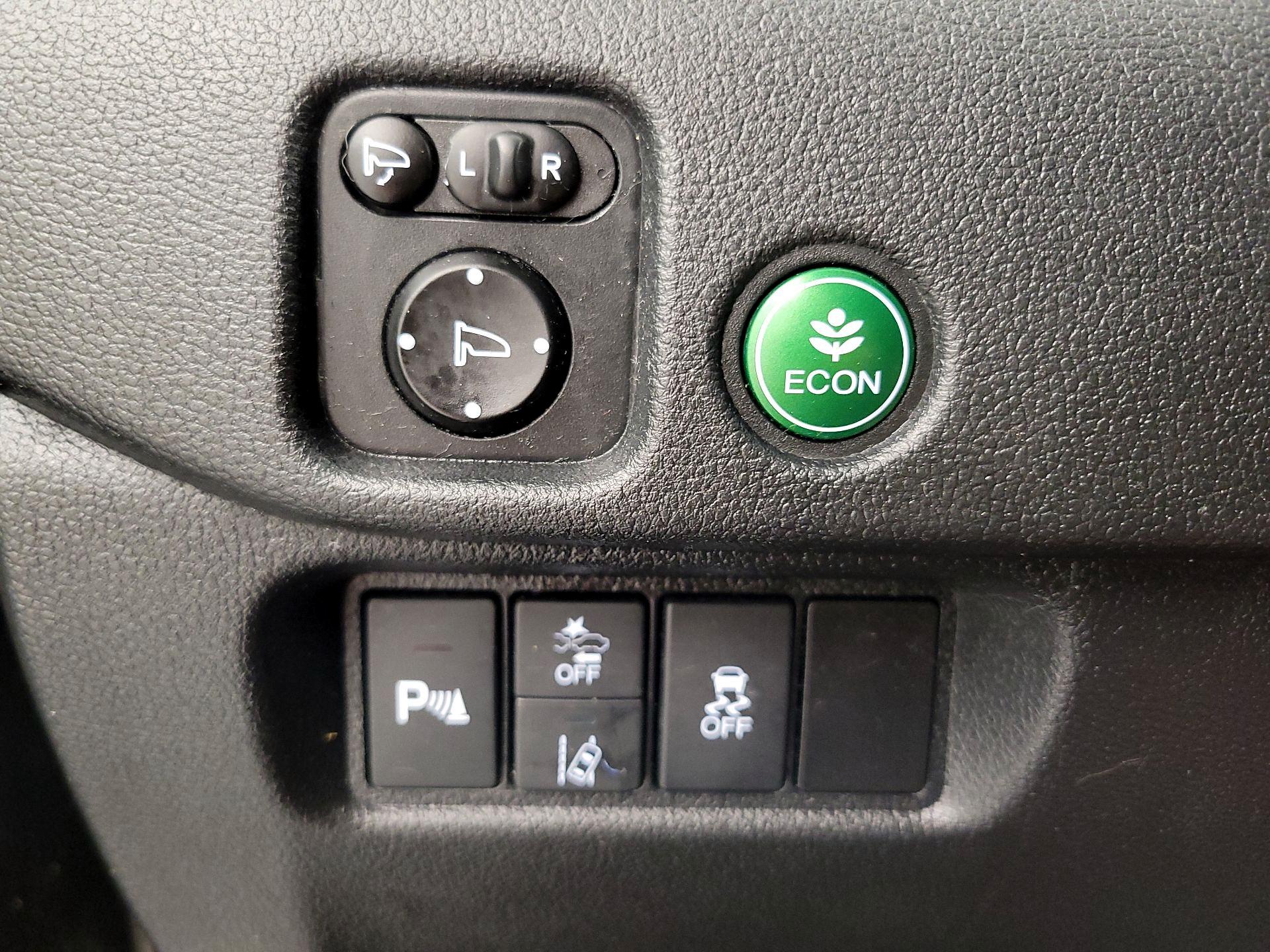 Thumbnail: 2020 Honda Pilot - 13