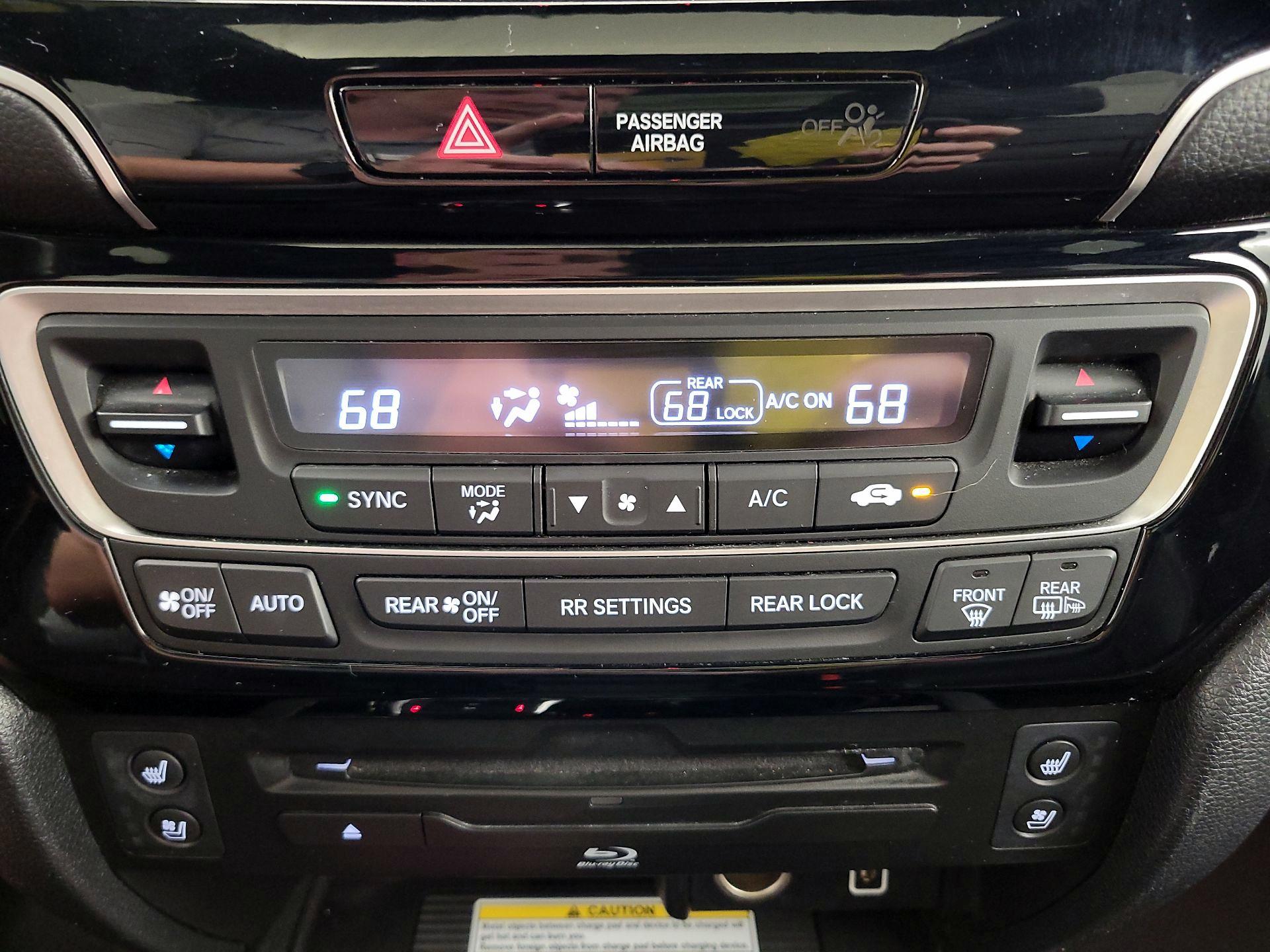 Thumbnail: 2020 Honda Pilot - 17