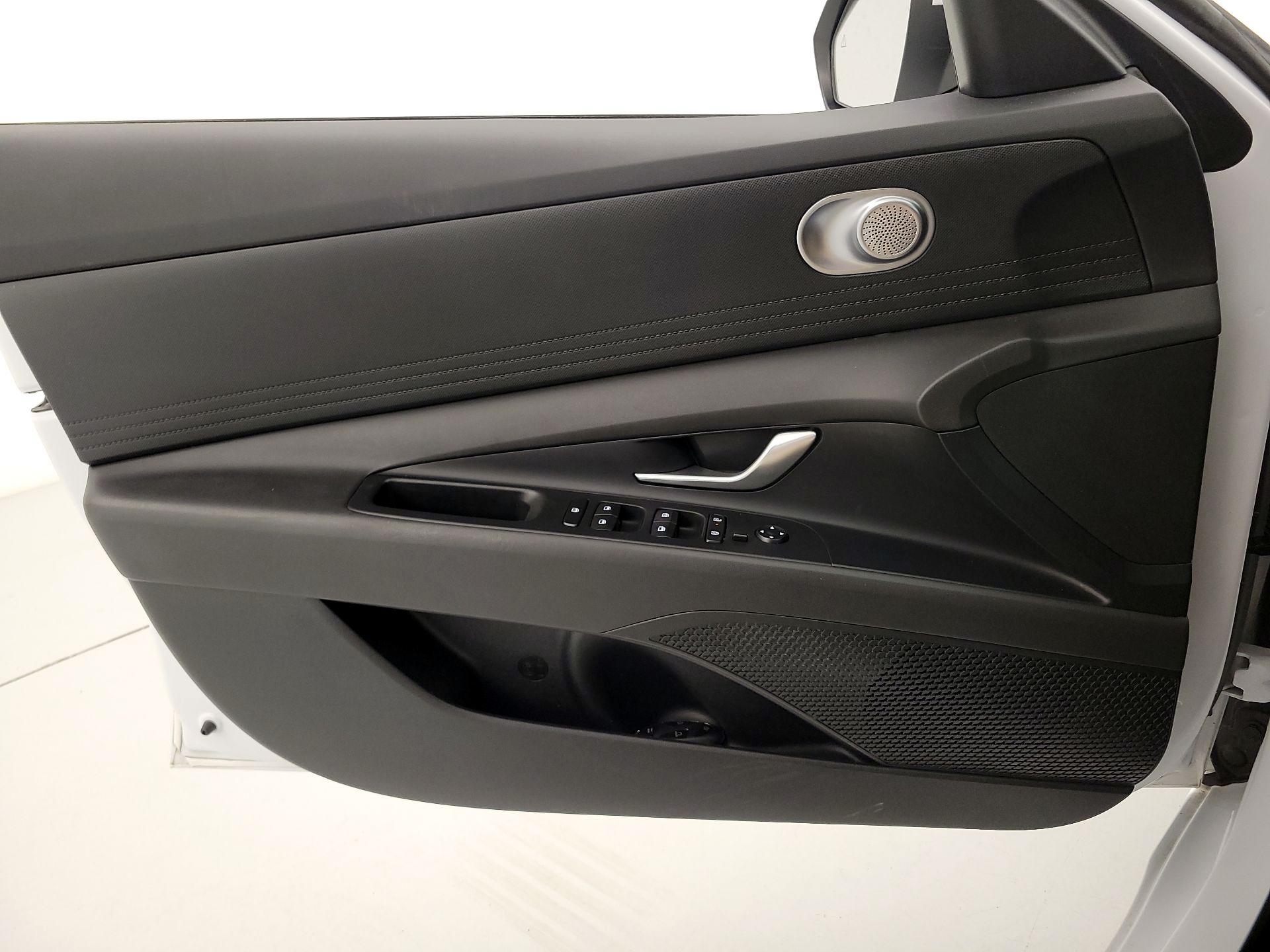 Thumbnail: 2024 Hyundai Elantra - 12