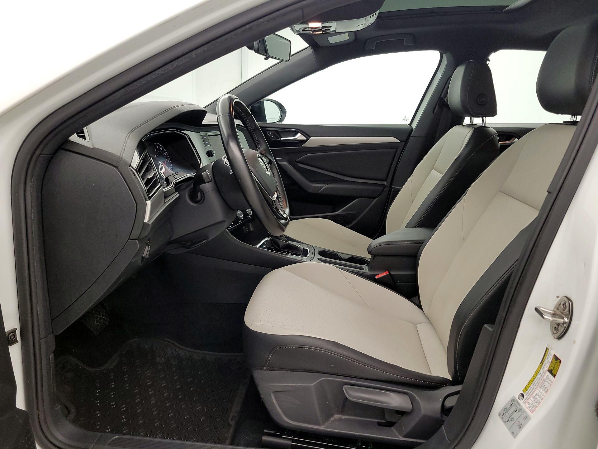 Thumbnail: 2019 Volkswagen Jetta - 11