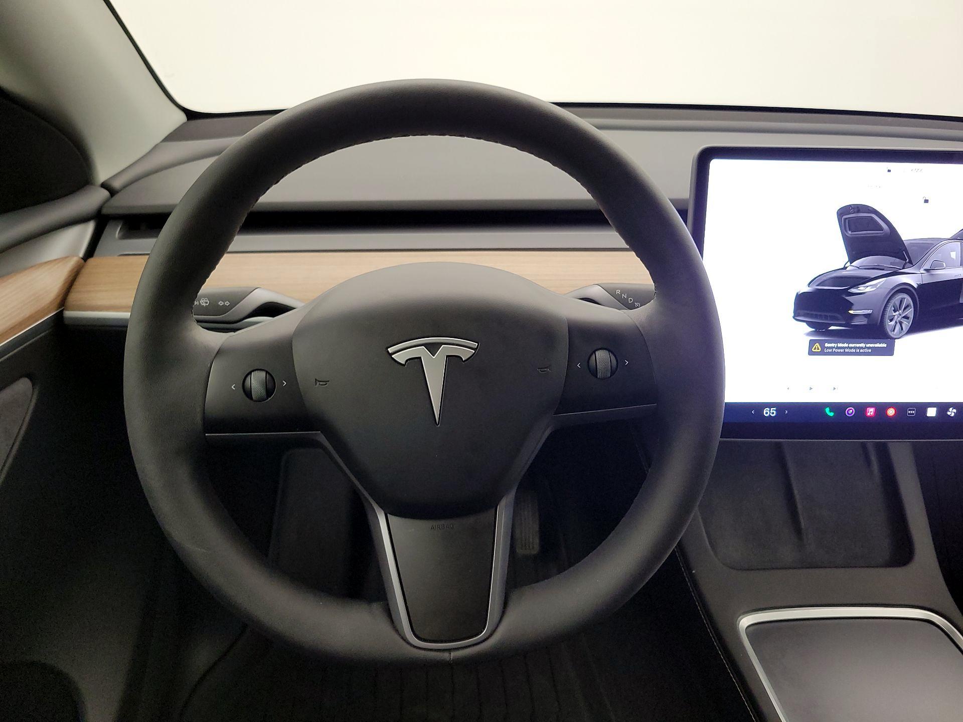 Thumbnail: 2025 Tesla Model Y - 10