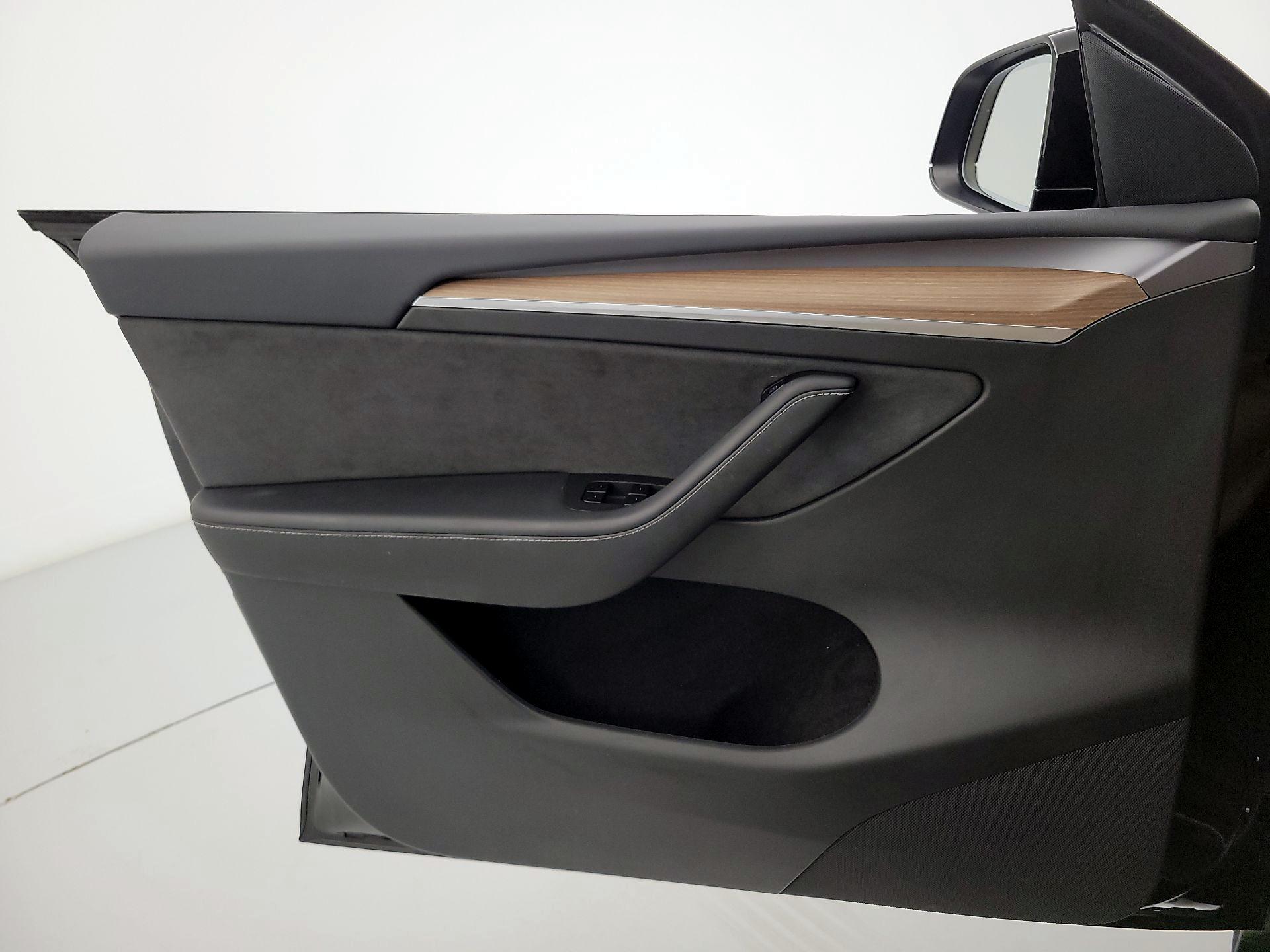 Thumbnail: 2025 Tesla Model Y - 12