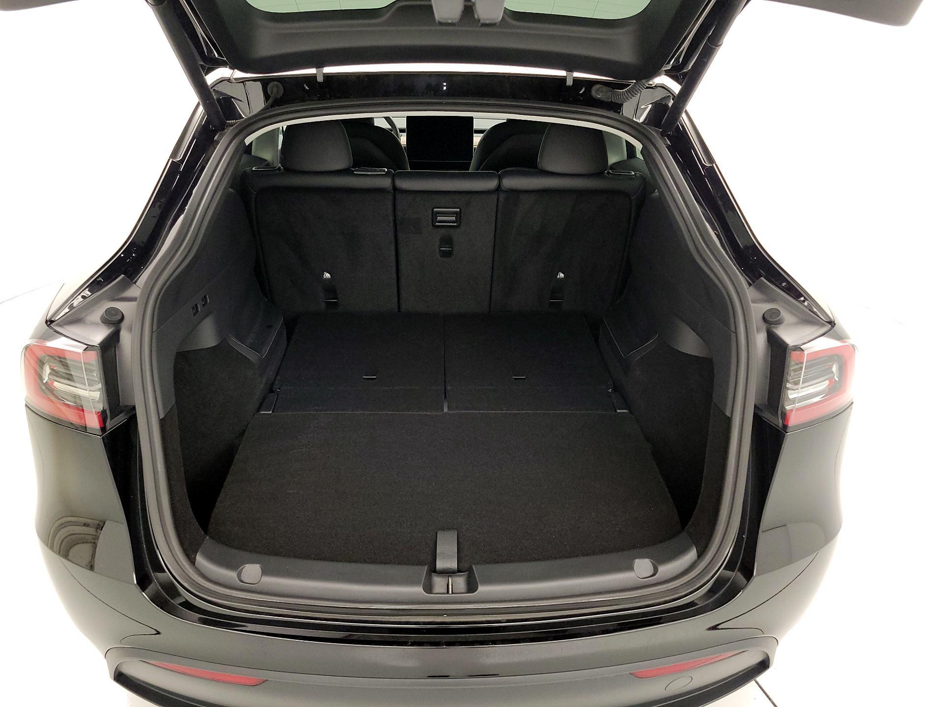 Thumbnail: 2025 Tesla Model Y - 19