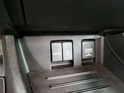 USB/AUX Ports