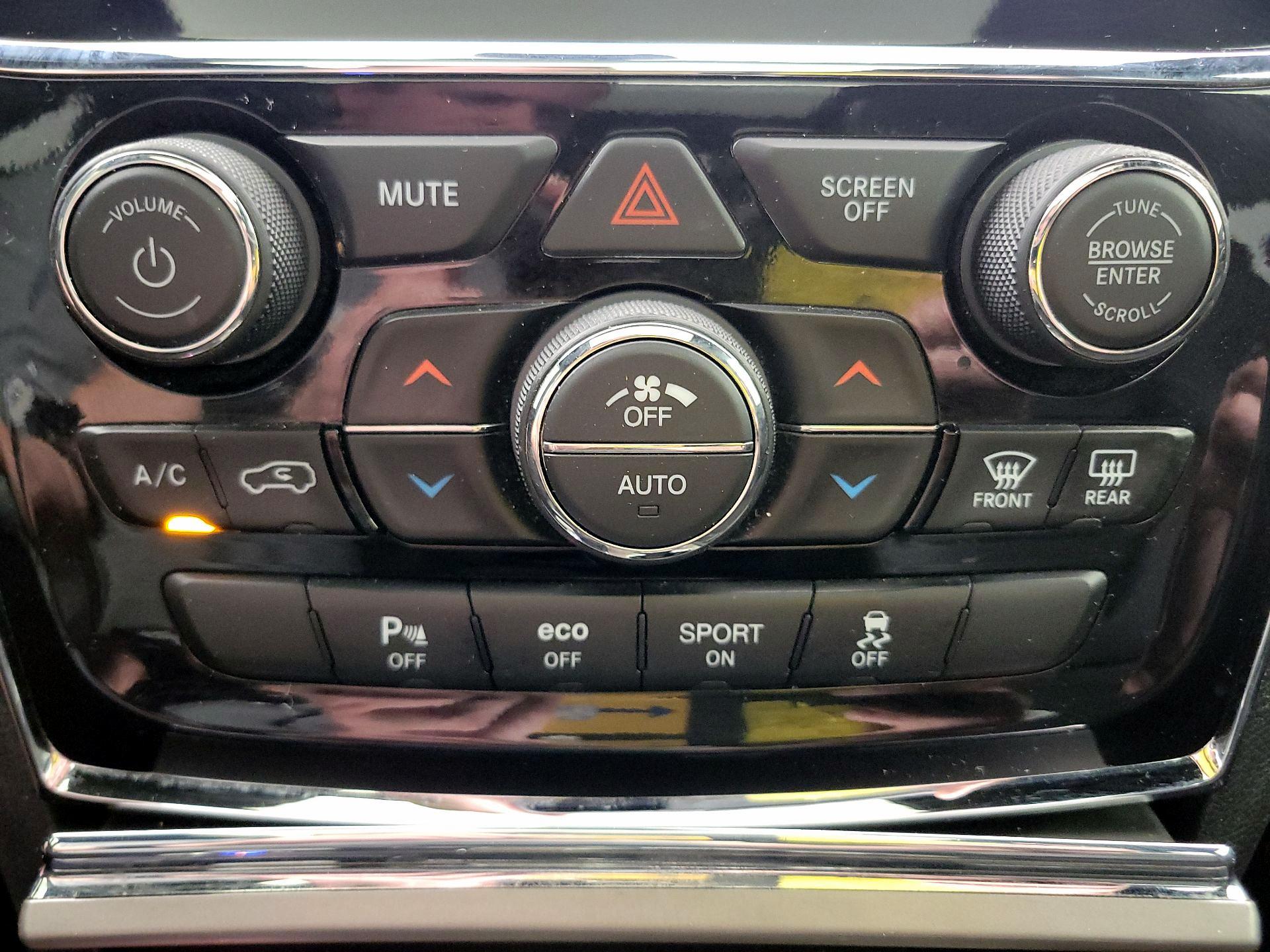 Thumbnail: 2020 Jeep Grand Cherokee - 17