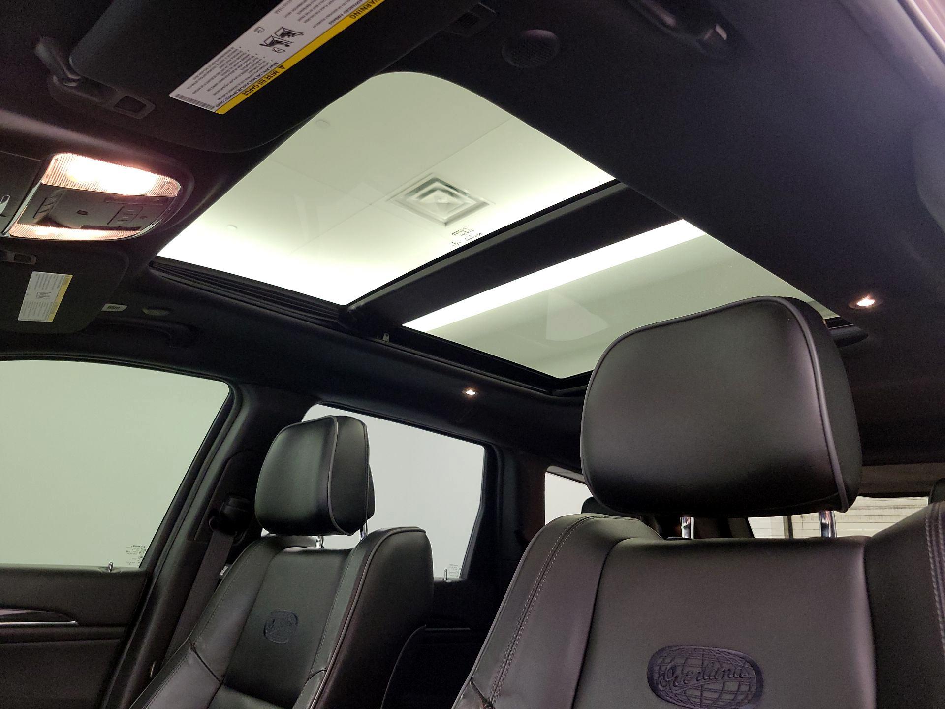 Thumbnail: 2020 Jeep Grand Cherokee - 20