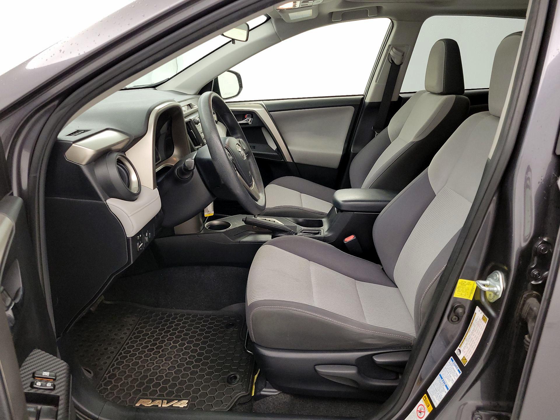 Thumbnail: 2015 Toyota RAV4 - 11