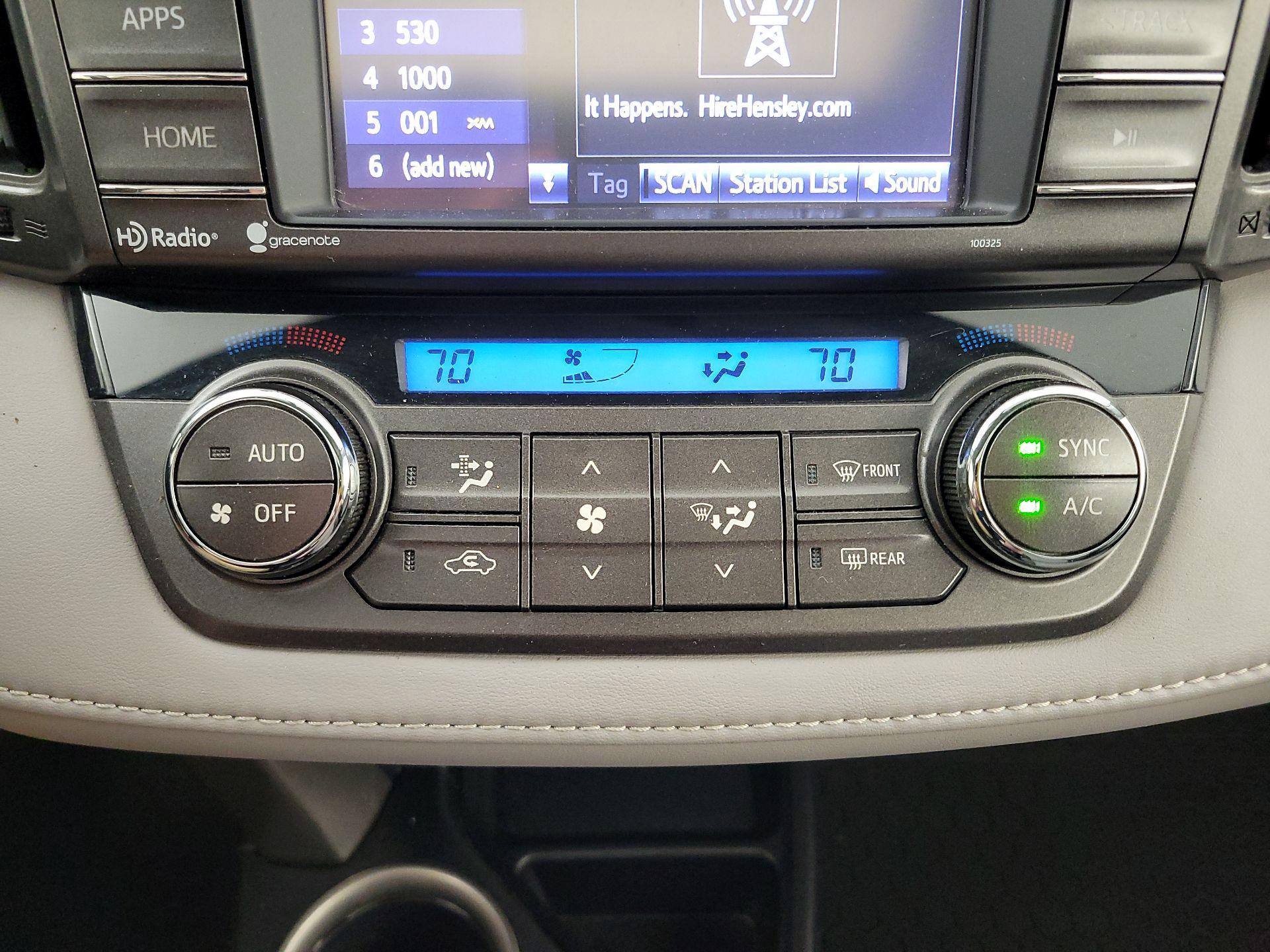 Thumbnail: 2015 Toyota RAV4 - 16