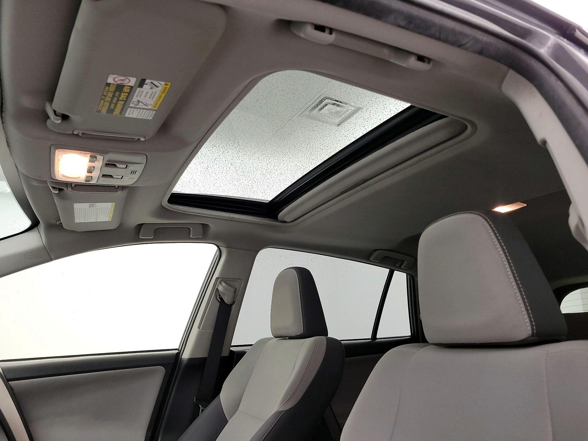 Thumbnail: 2015 Toyota RAV4 - 19