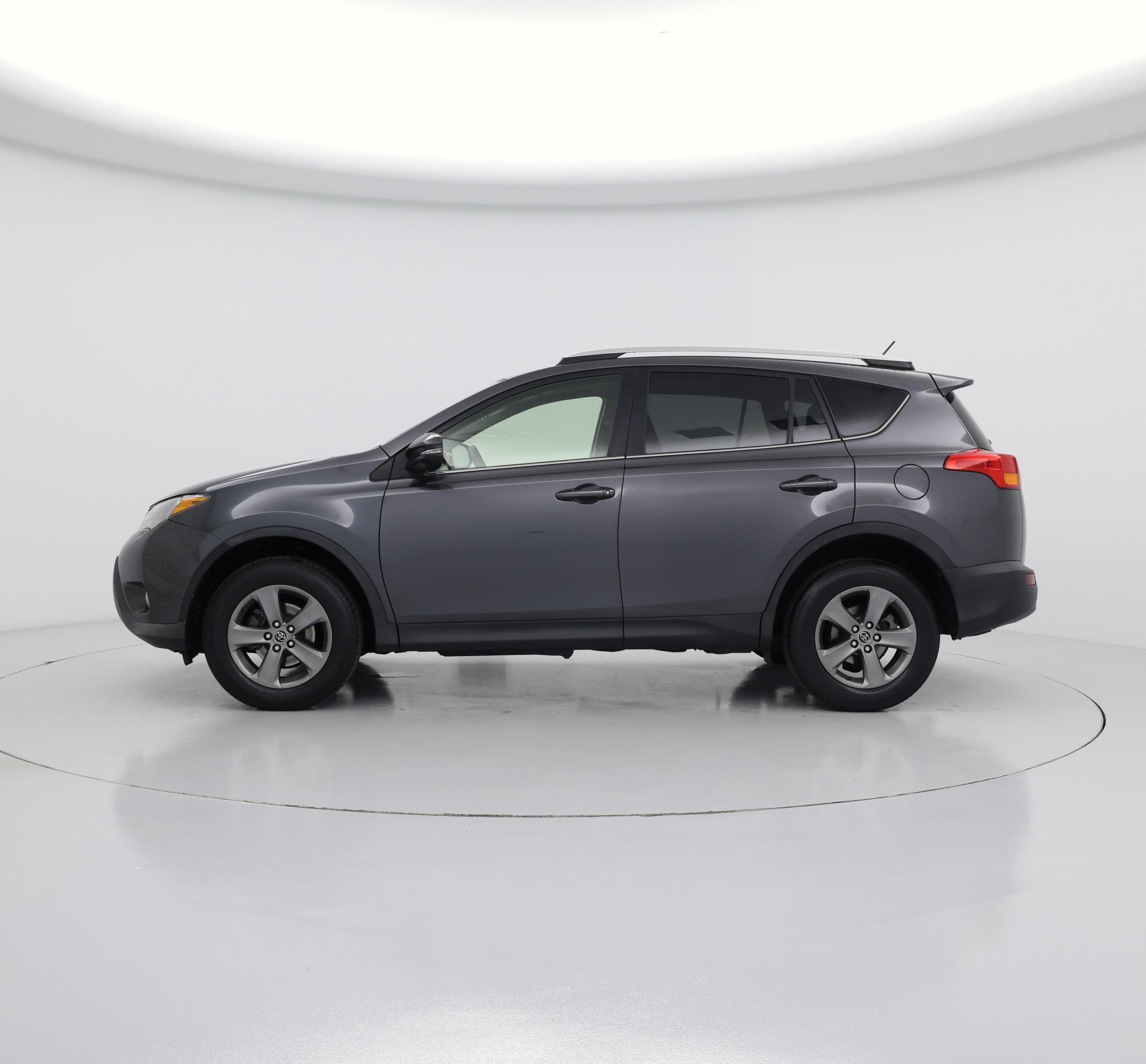 Thumbnail: 2015 Toyota RAV4 - 3