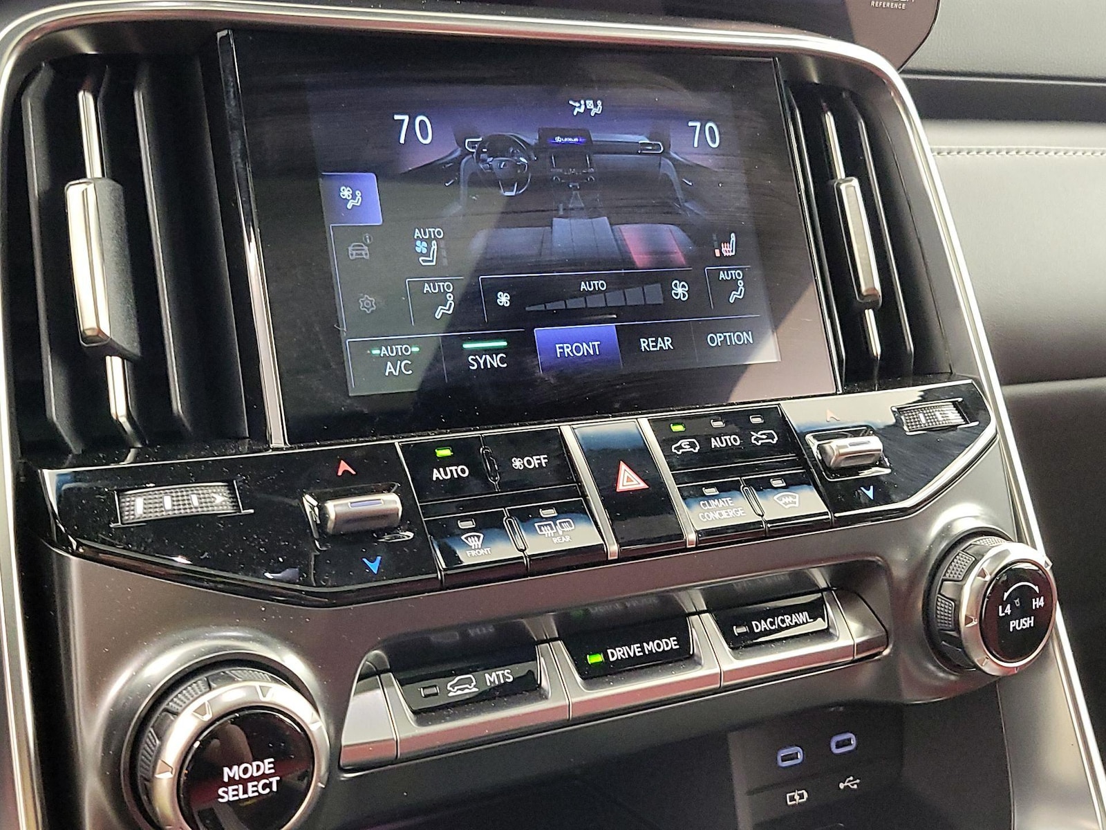 2025 Lexus LX F-Sport - Photo 18