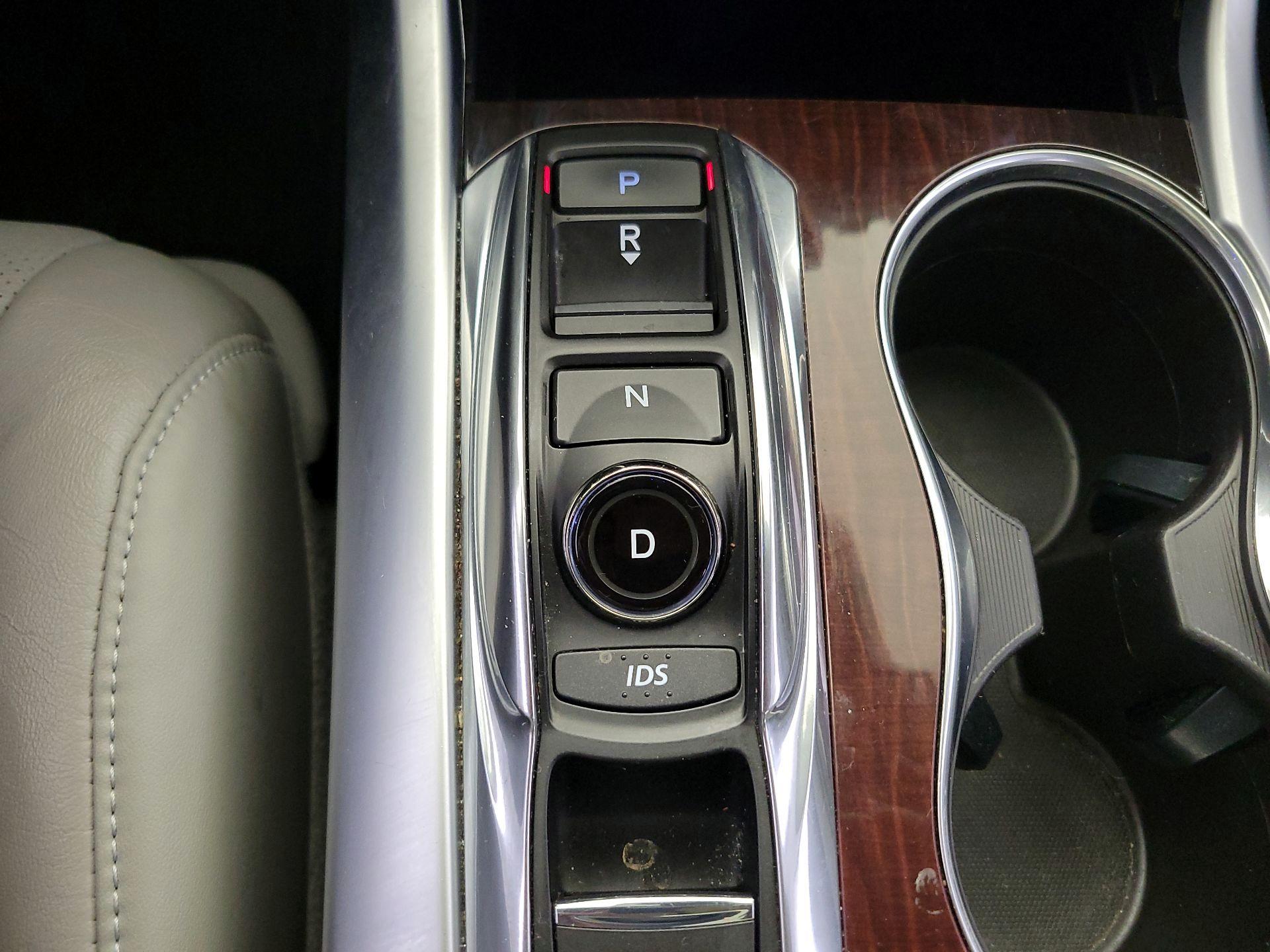 Thumbnail: 2016 Acura TLX - 18