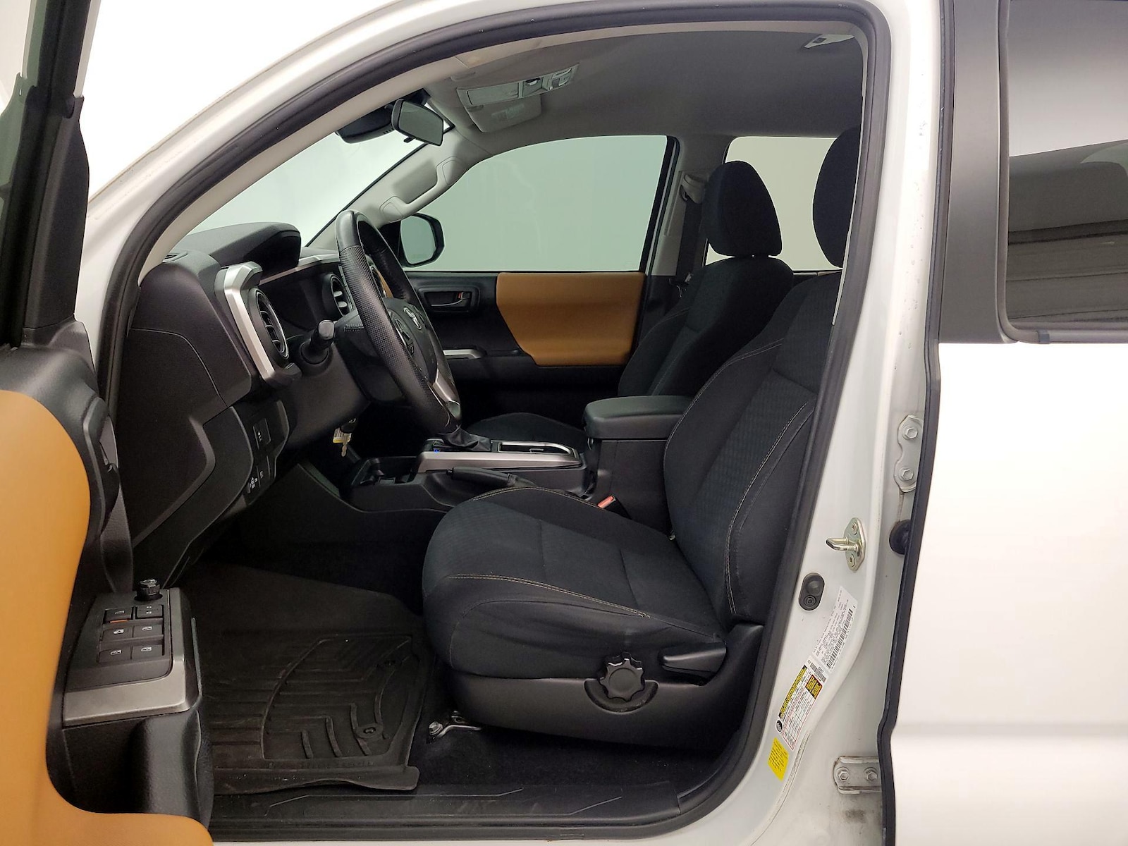 2020 Toyota Tacoma SR5 - Photo 12