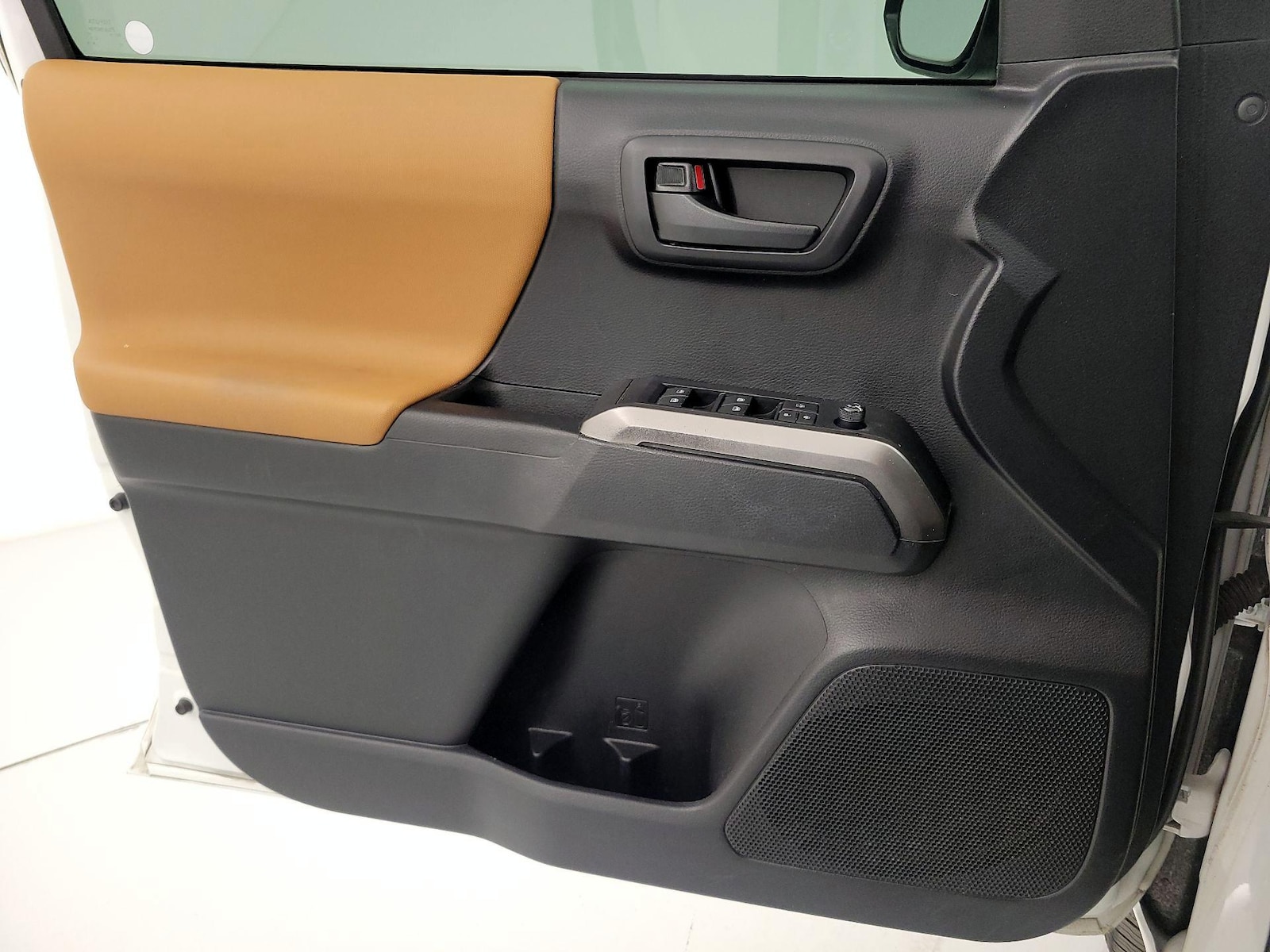 2020 Toyota Tacoma SR5 - Photo 13