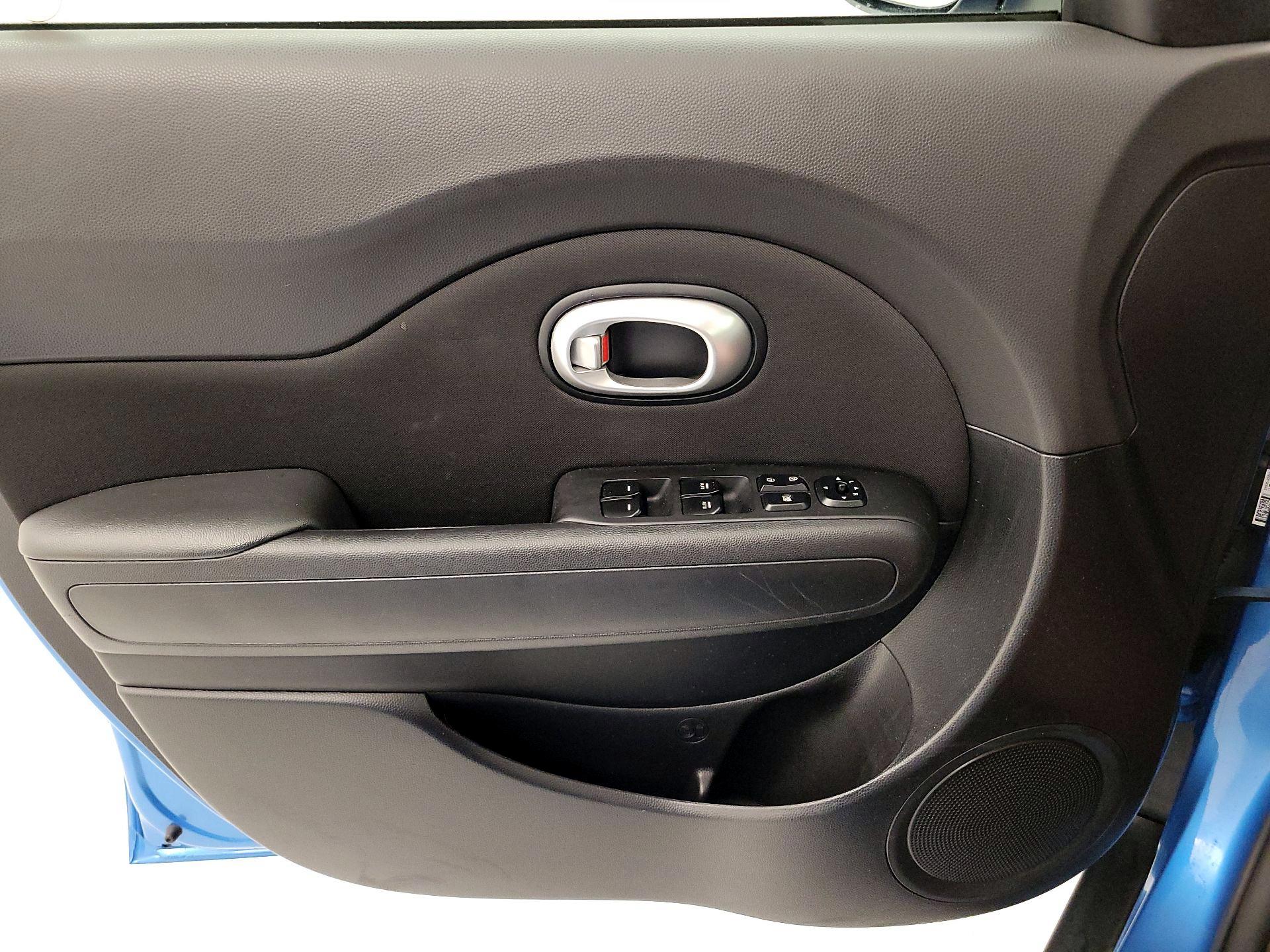 Thumbnail: 2016 Kia Soul - 12