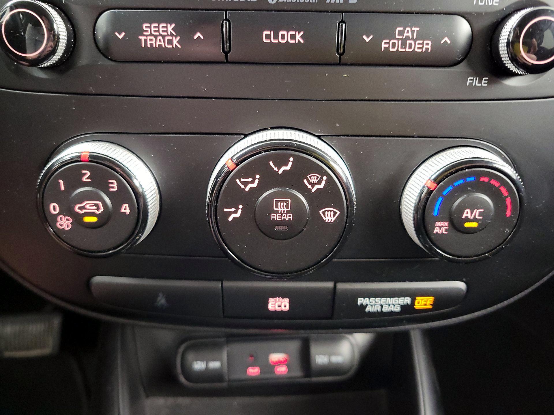 Thumbnail: 2016 Kia Soul - 16