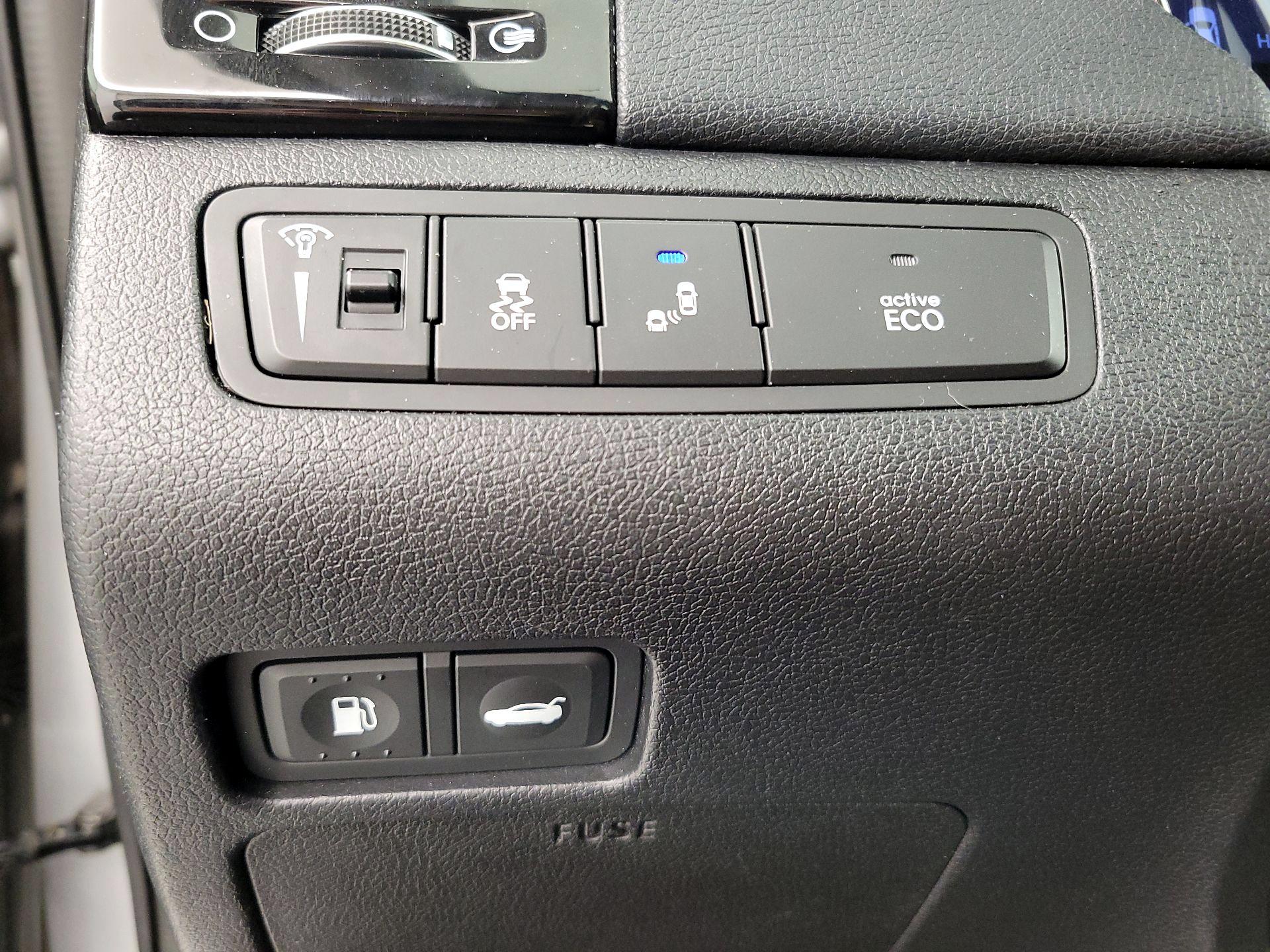 Thumbnail: 2014 Hyundai Sonata - 13