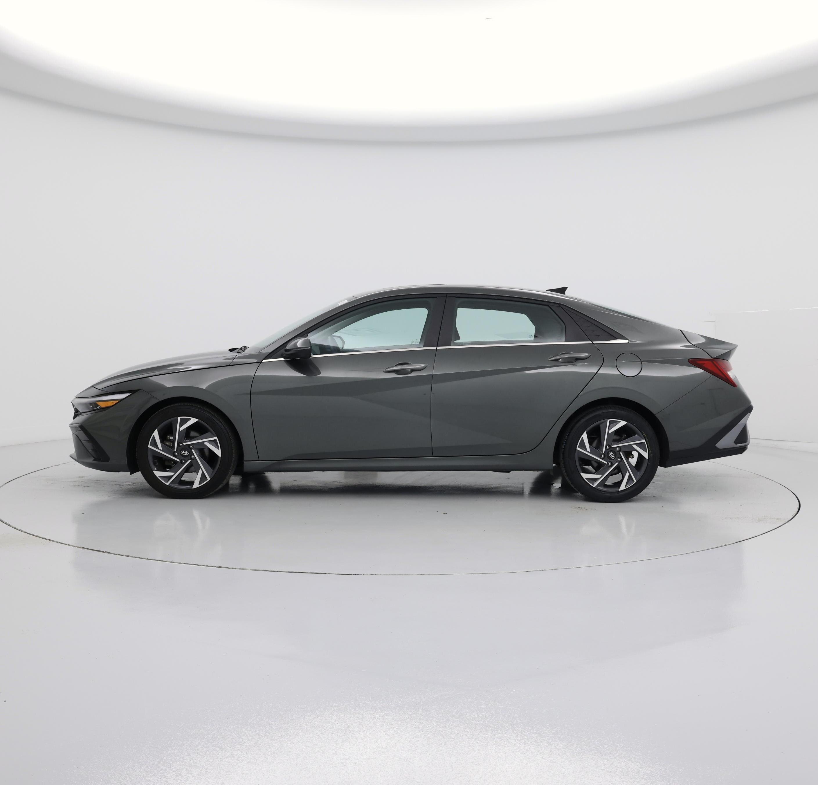 Thumbnail: 2024 Hyundai Elantra - 3