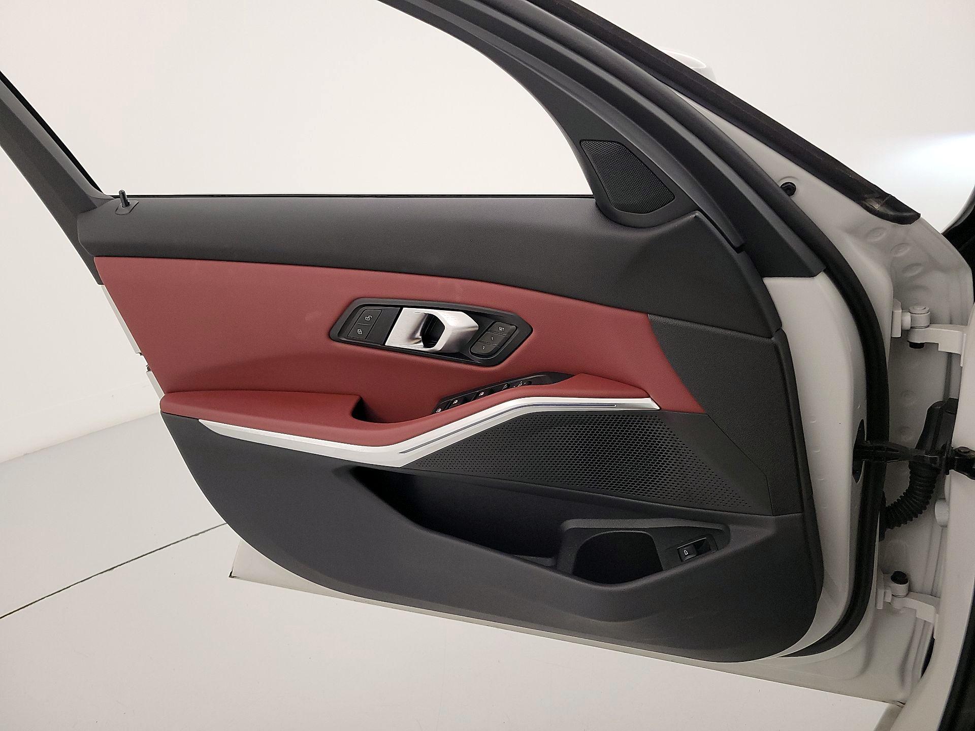 Thumbnail: 2025 BMW 3 Series - 12