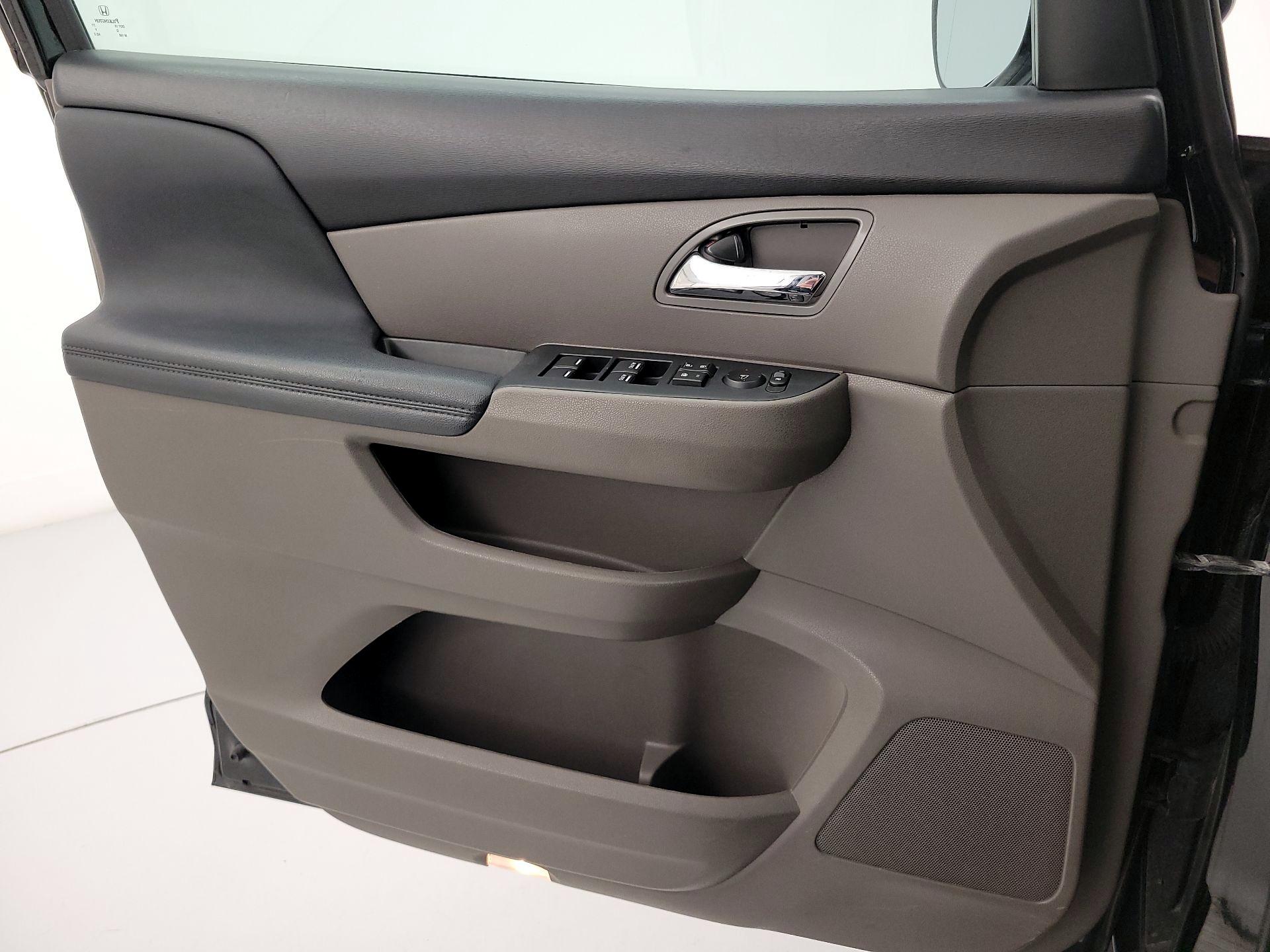 Thumbnail: 2015 Honda Odyssey - 12