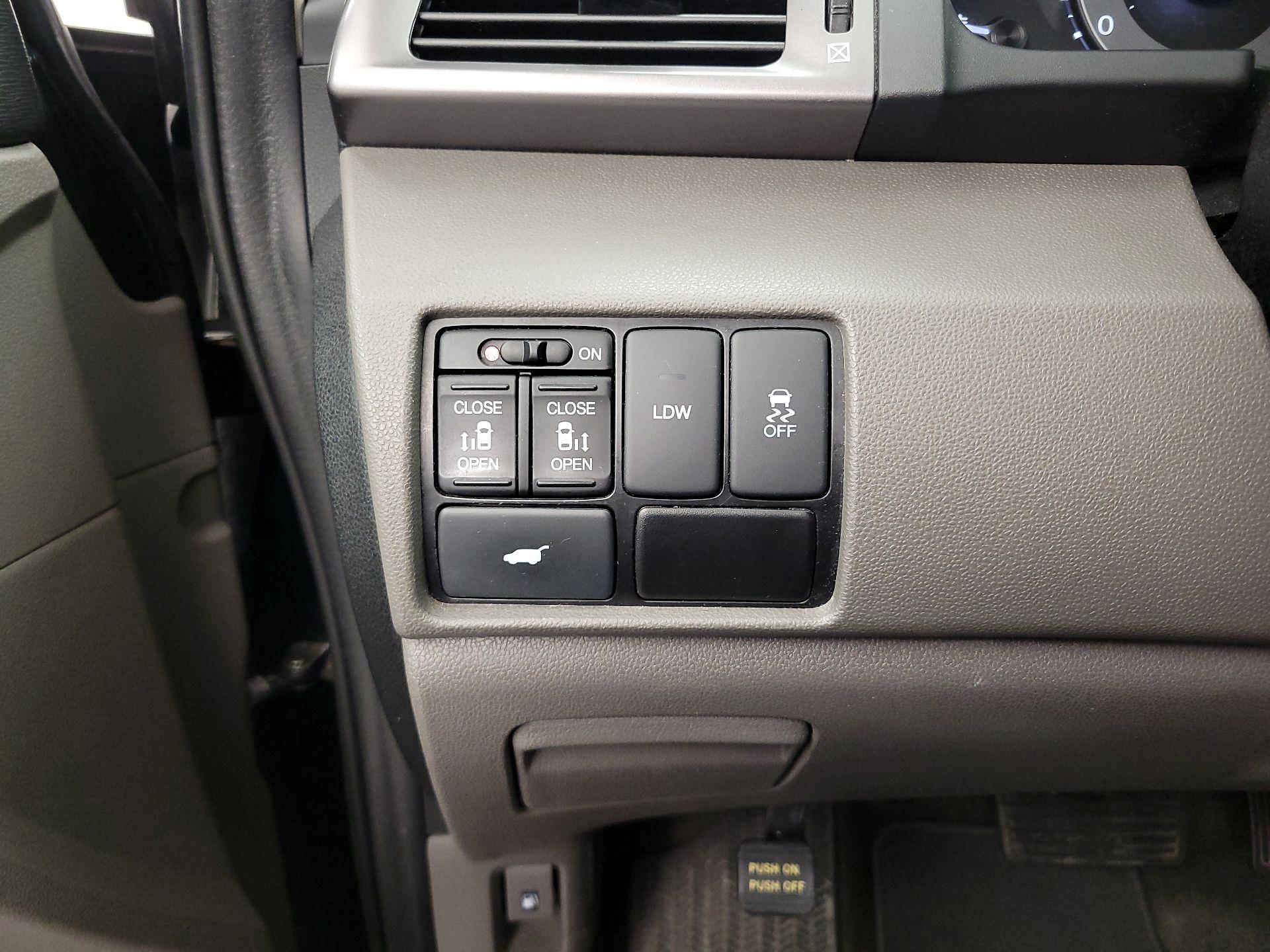Thumbnail: 2015 Honda Odyssey - 13