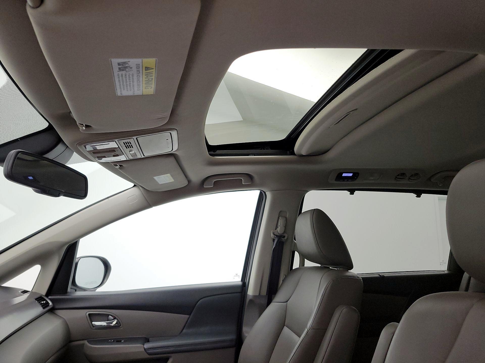 Thumbnail: 2015 Honda Odyssey - 19