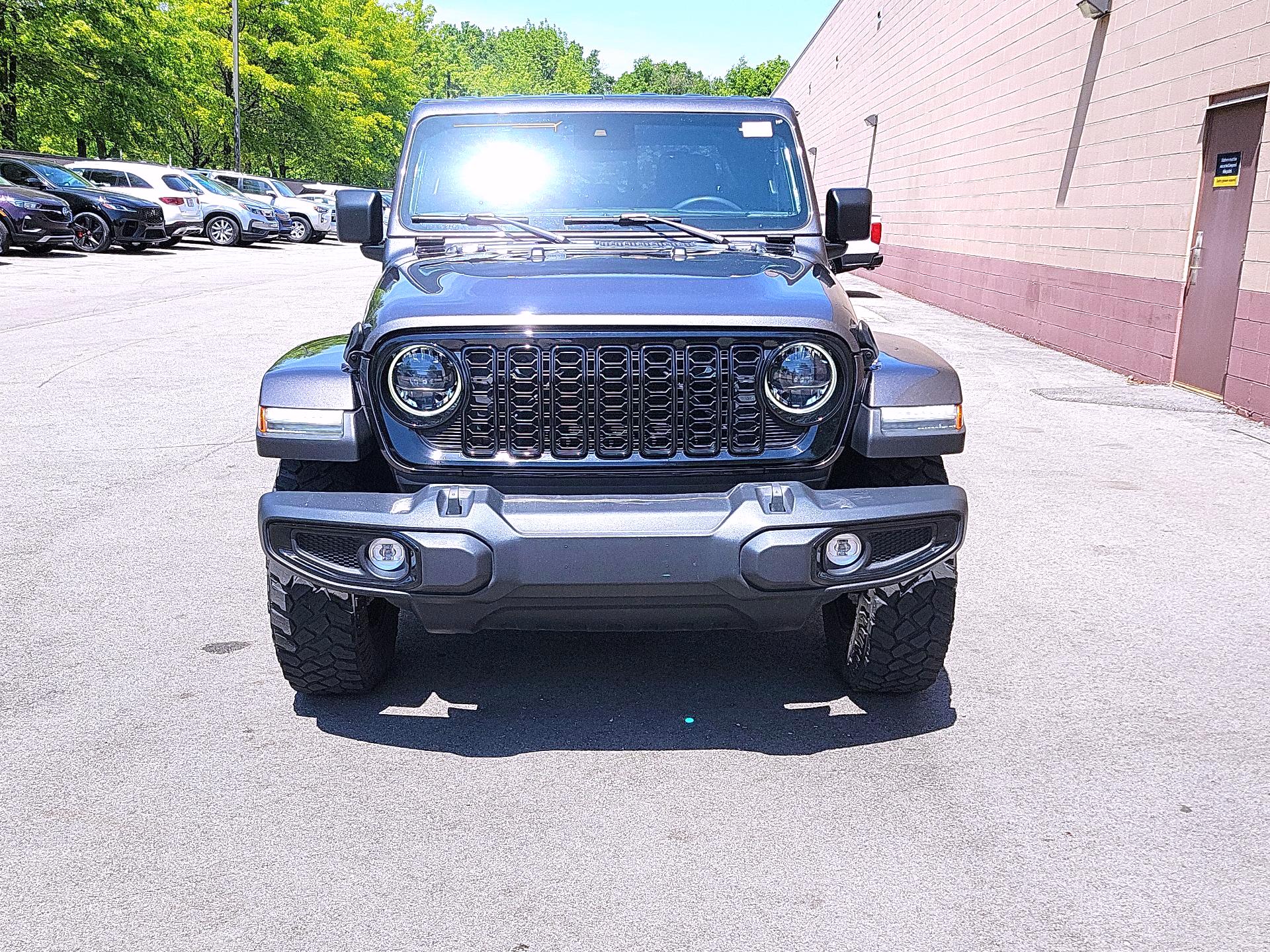 Thumbnail: 2024 Jeep Gladiator - 2