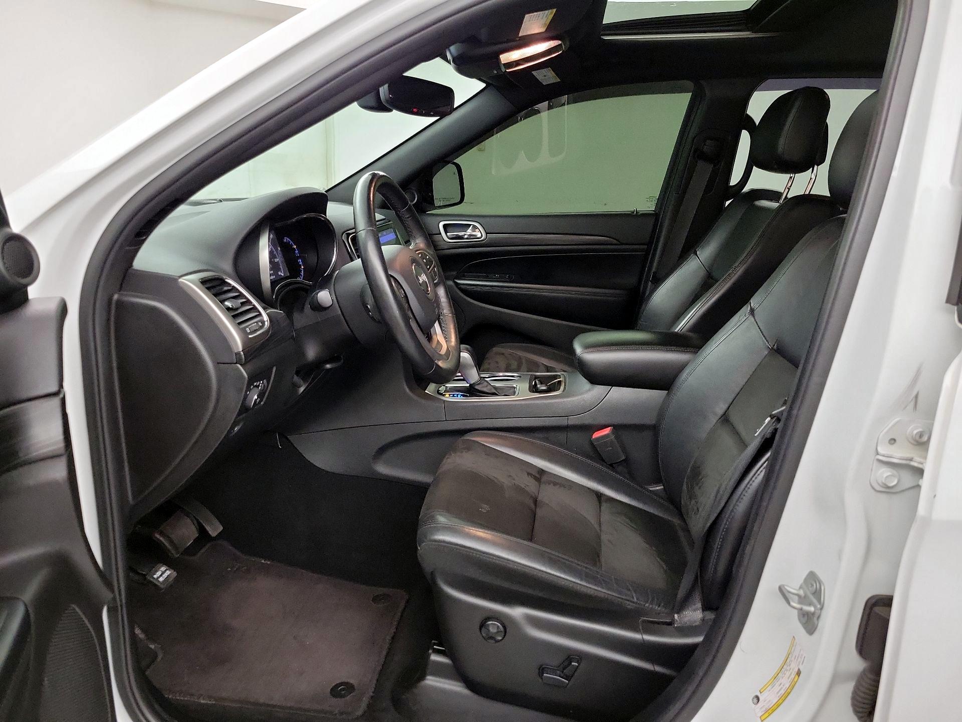 Thumbnail: 2019 Jeep Grand Cherokee - 11
