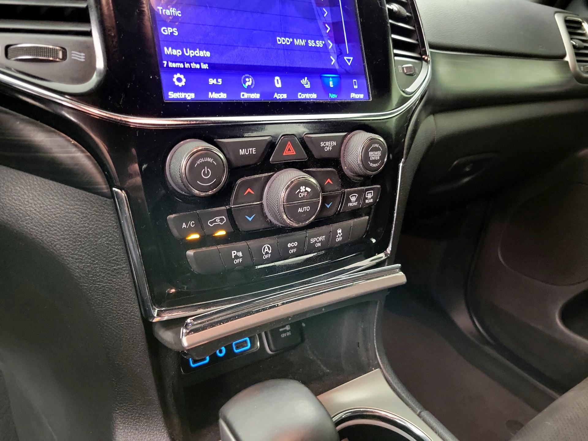 Thumbnail: 2019 Jeep Grand Cherokee - 17