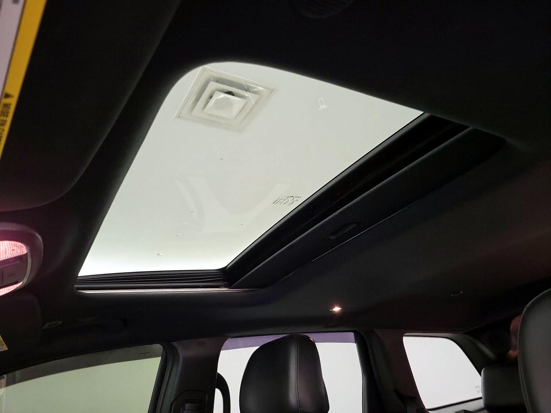 Thumbnail: 2019 Jeep Grand Cherokee - 20