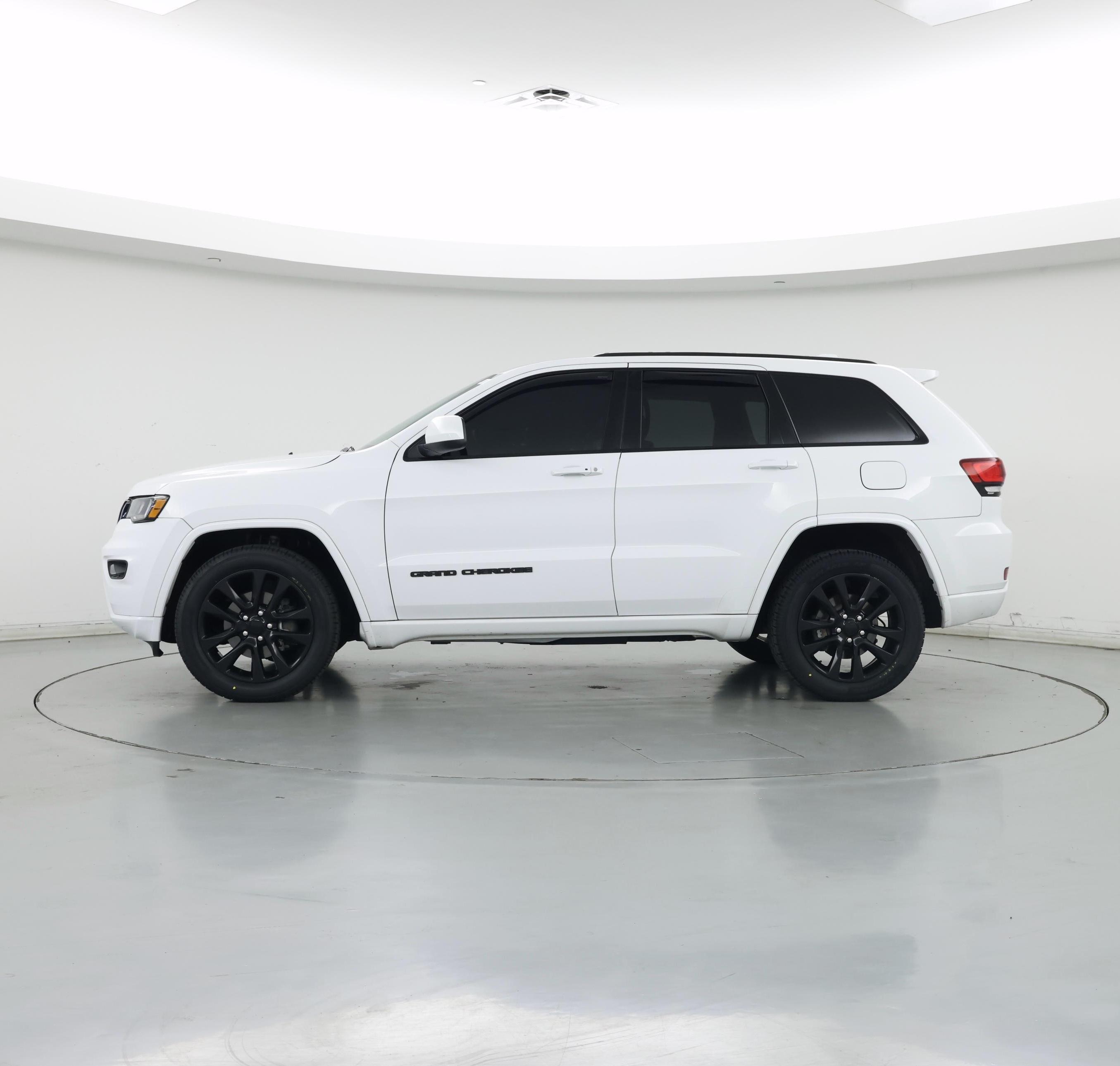 Thumbnail: 2019 Jeep Grand Cherokee - 3