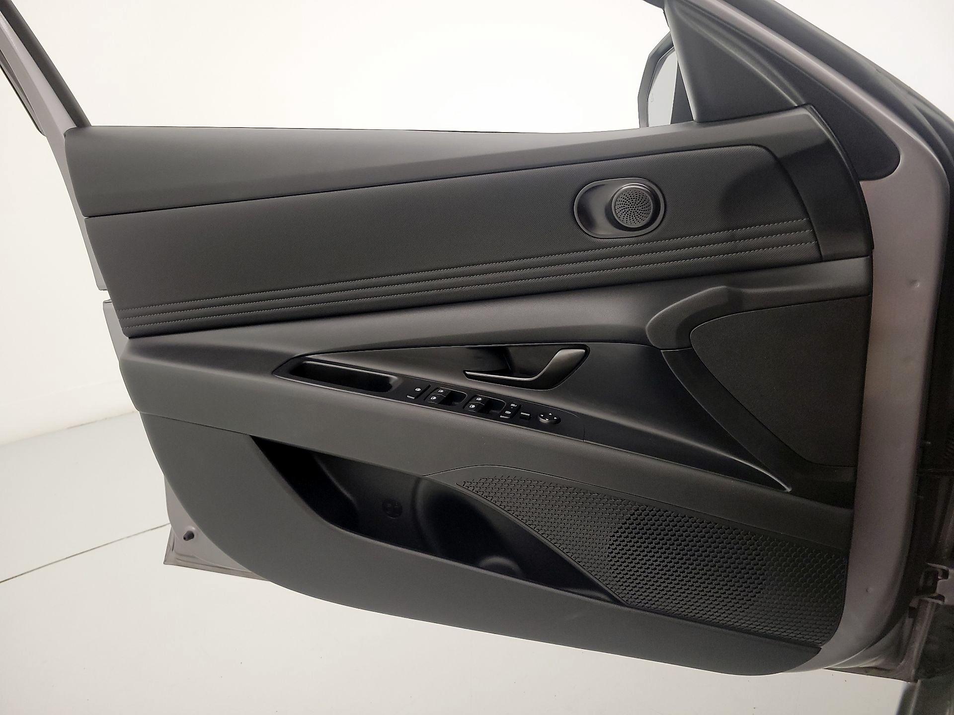 Thumbnail: 2025 Hyundai Elantra - 12