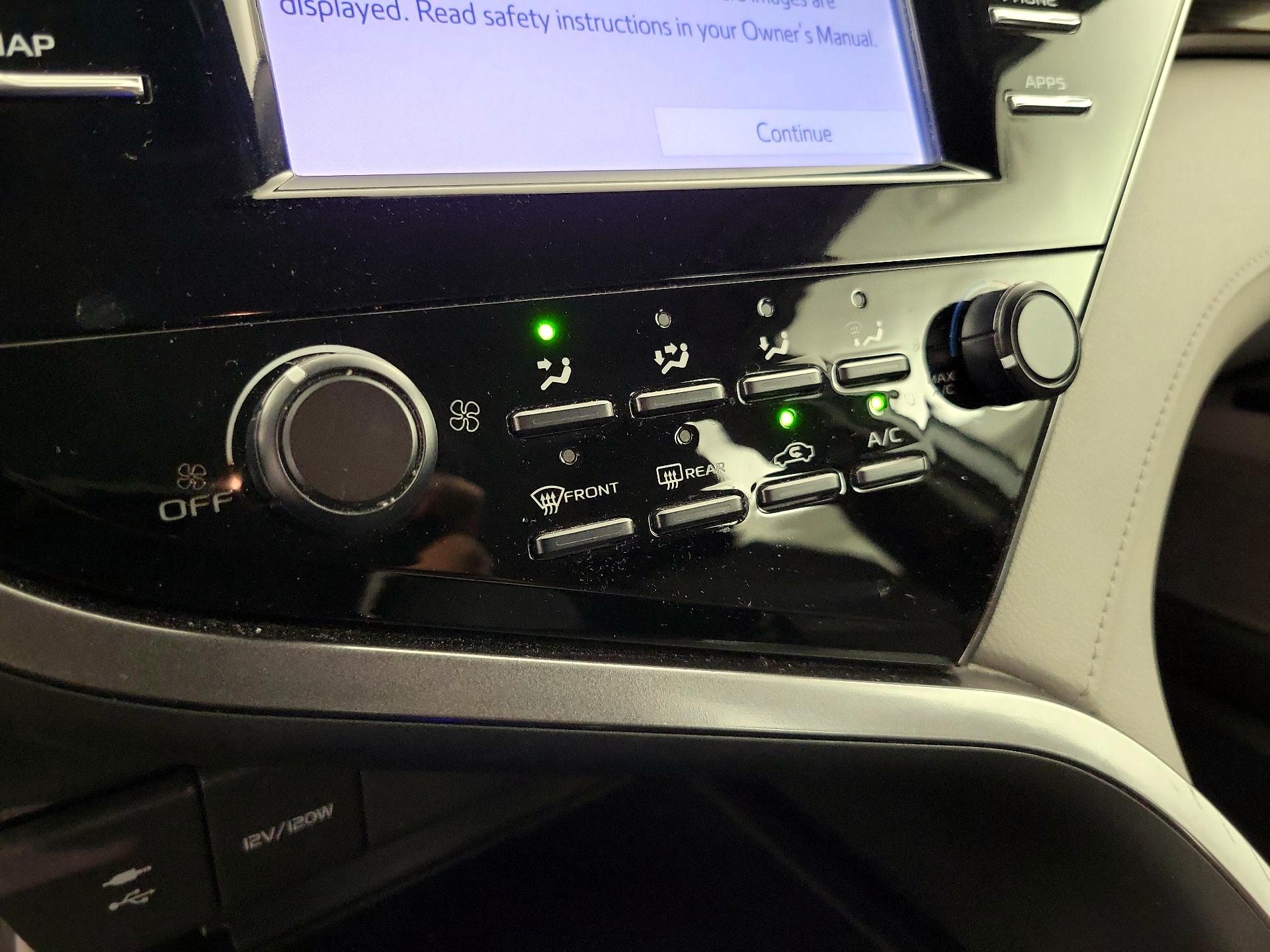 Thumbnail: 2019 Toyota Camry - 16