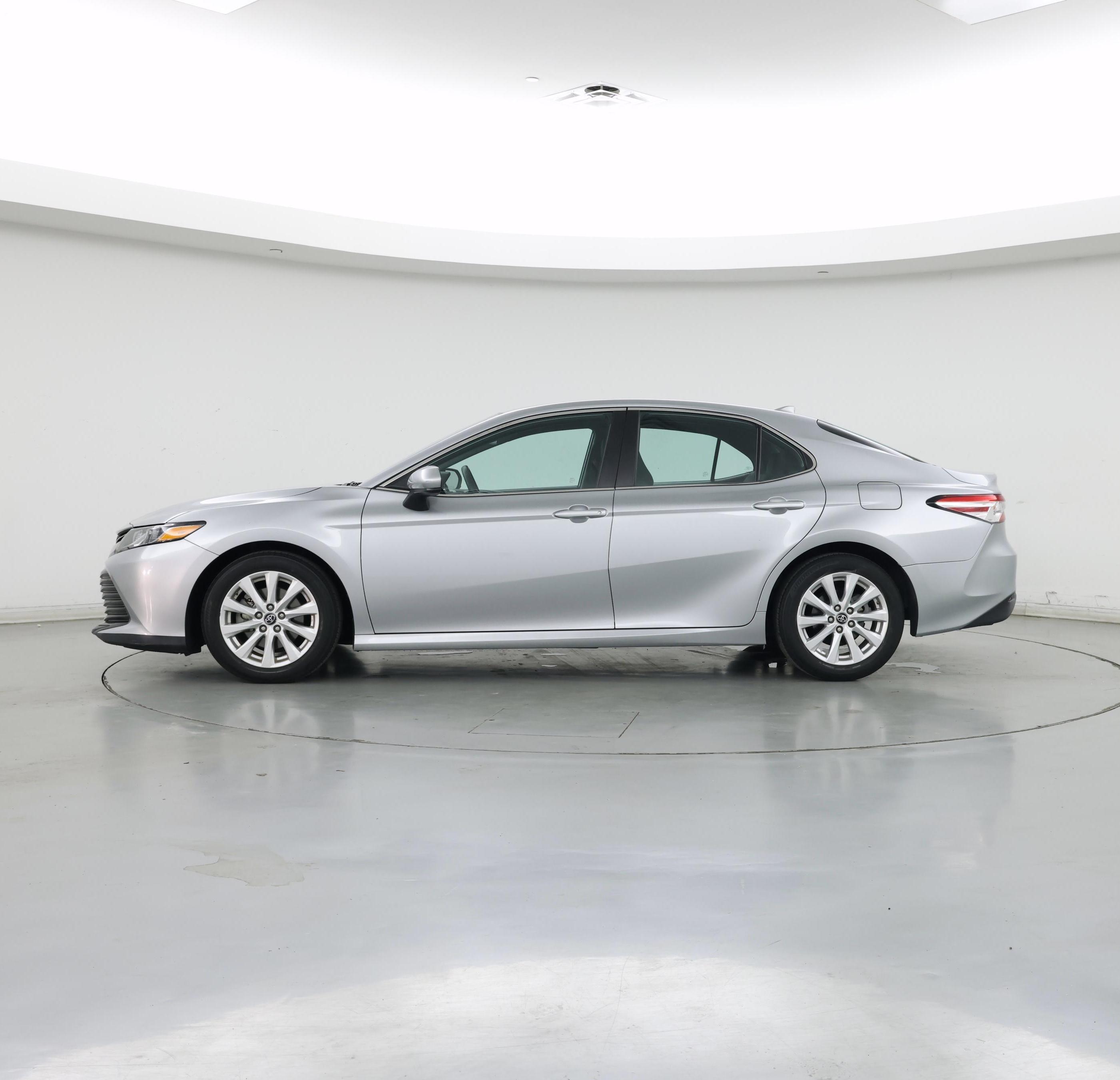Thumbnail: 2019 Toyota Camry - 3