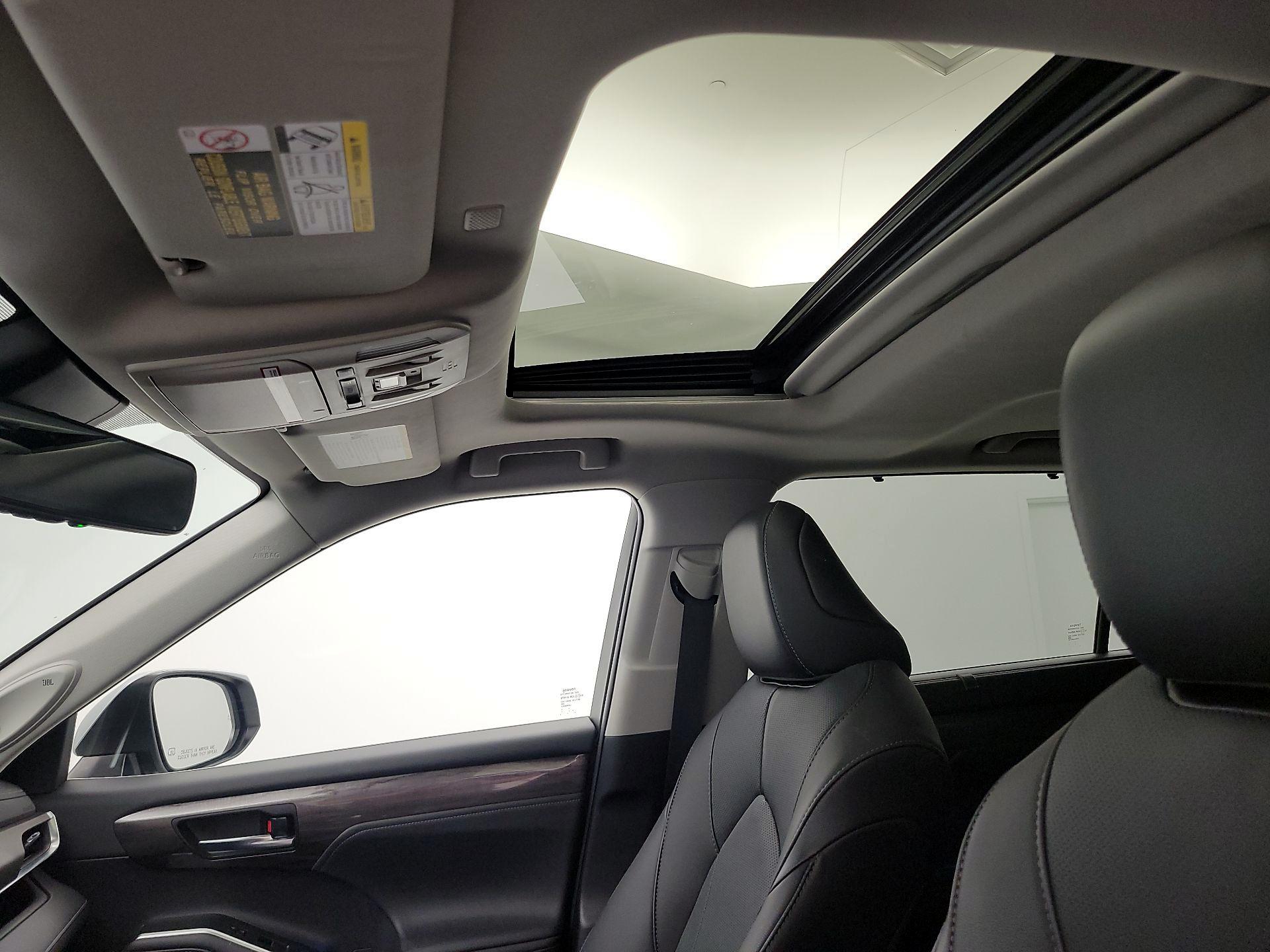 Thumbnail: 2021 Toyota Highlander - 20