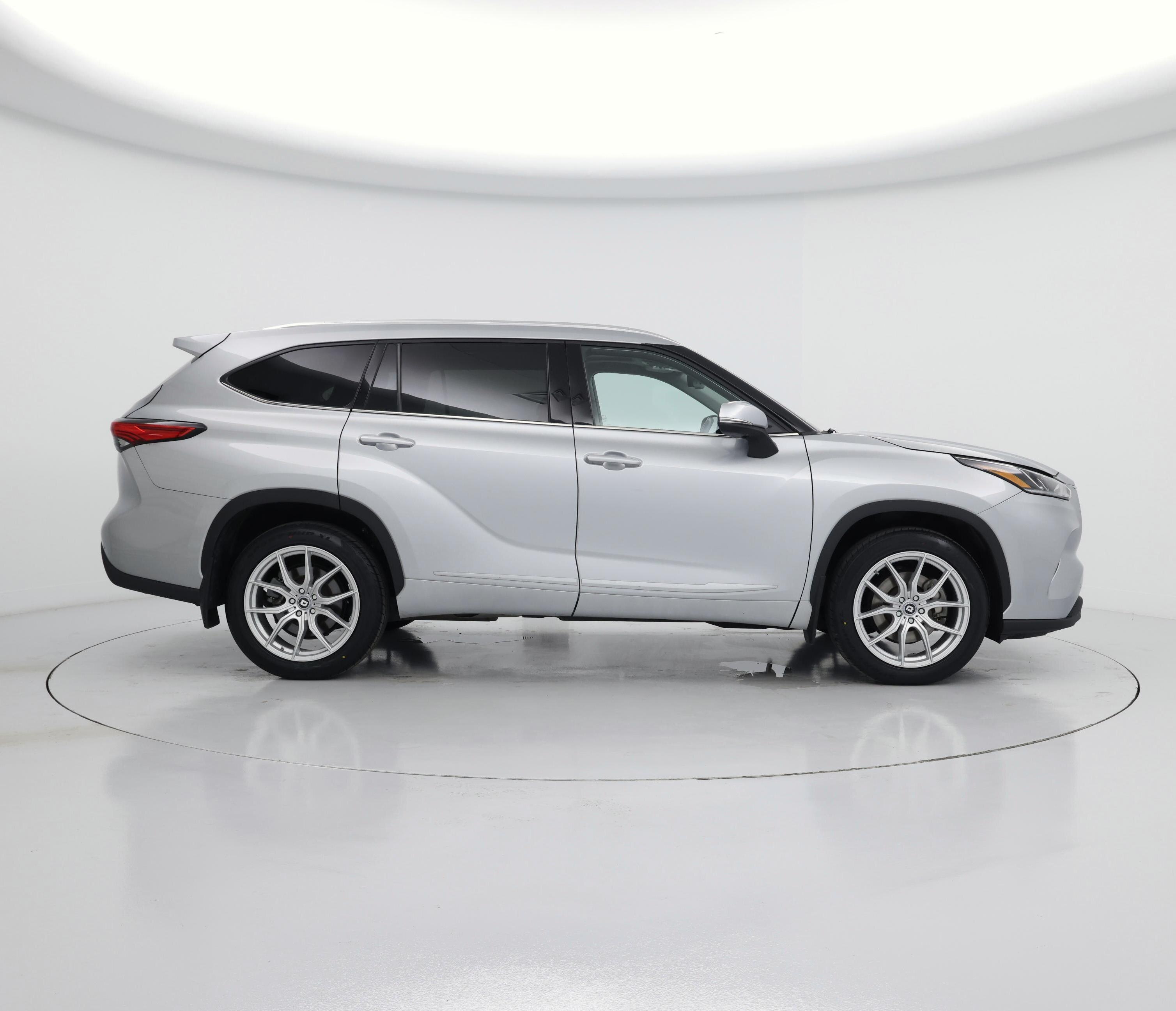 Thumbnail: 2021 Toyota Highlander - 7