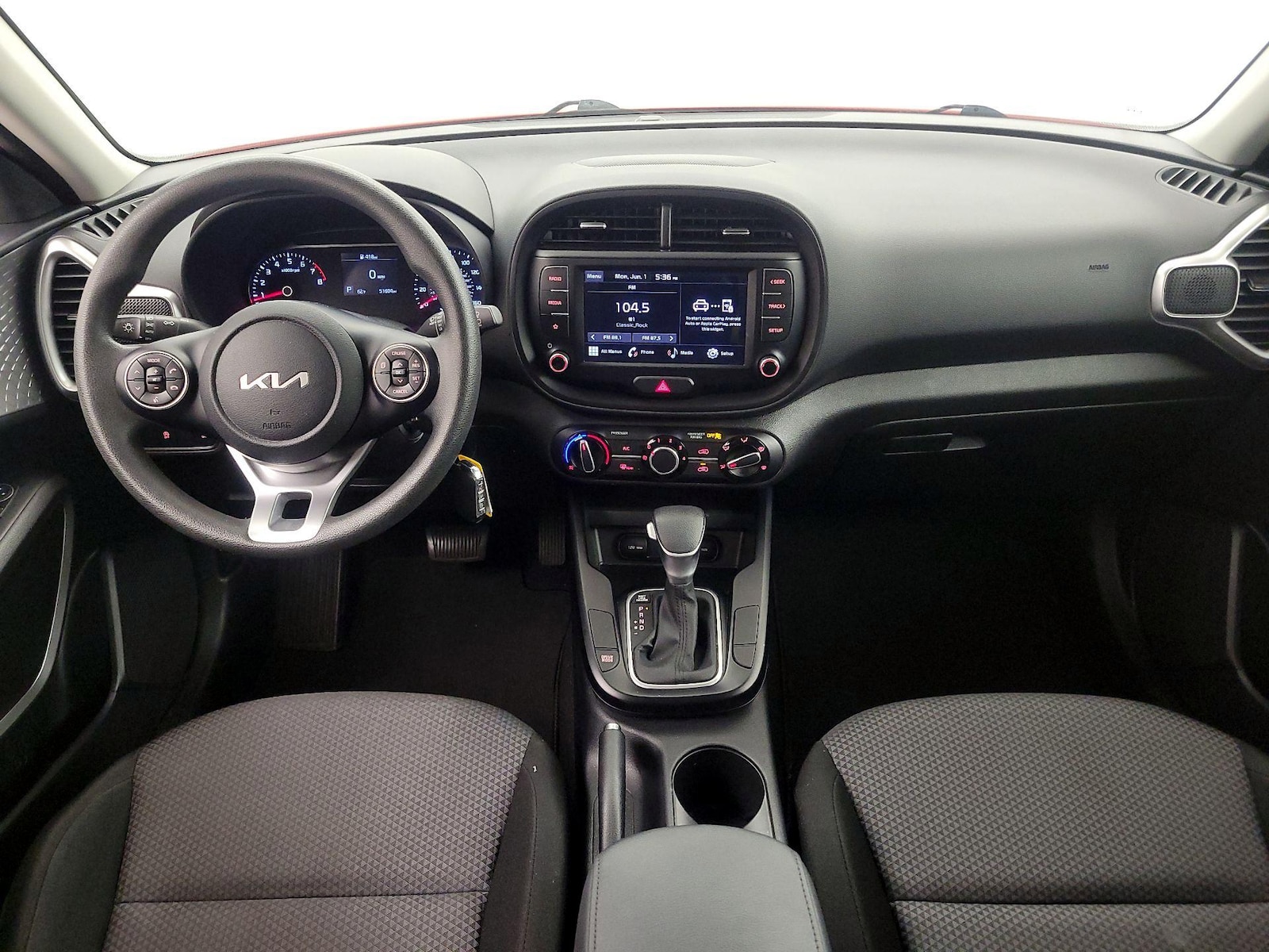 2022 Kia Soul LX - Photo 10