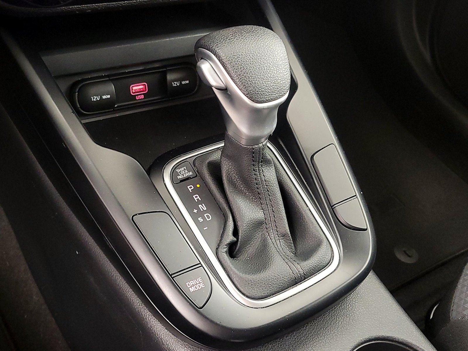2022 Kia Soul LX - Photo 18