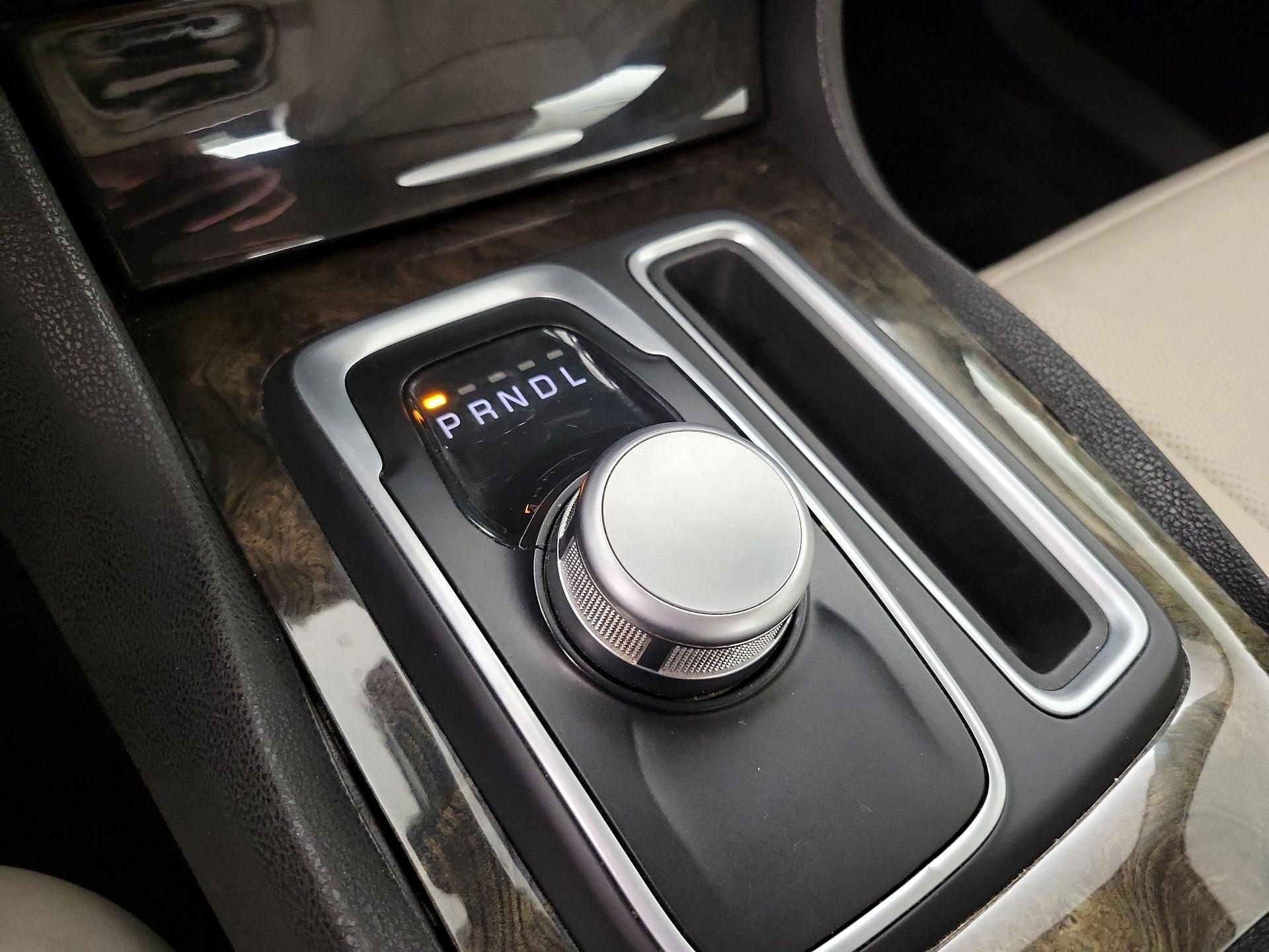 Thumbnail: 2018 Chrysler 300 - 18