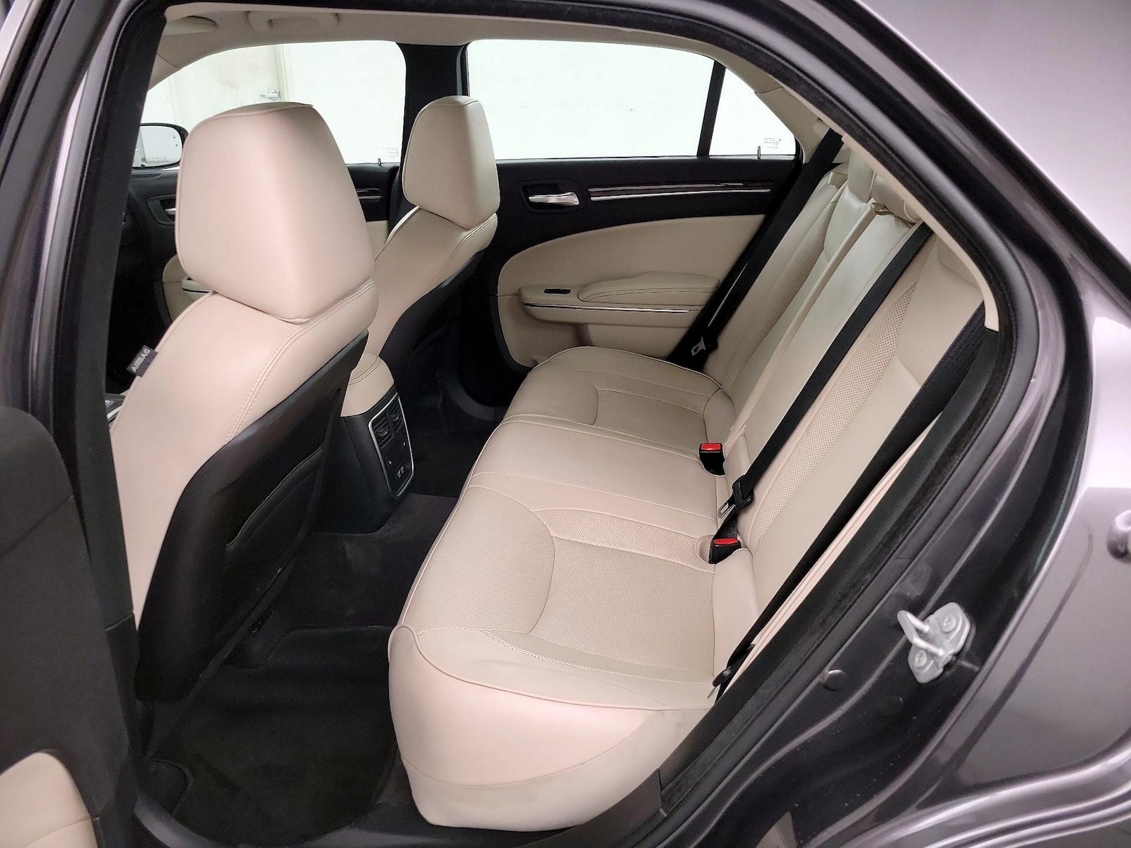 2018 Chrysler 300 Limited - Photo 22