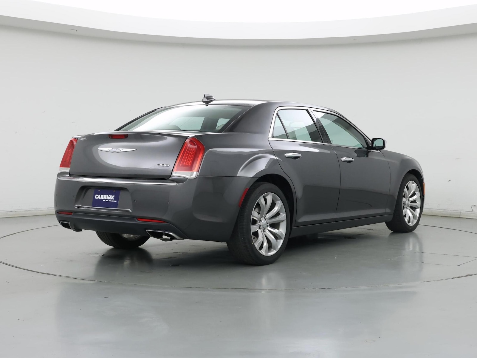 2018 Chrysler 300 Limited - Photo 9