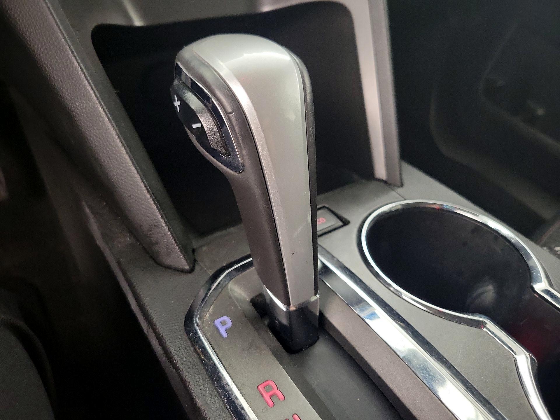 Thumbnail: 2015 GMC Terrain - 17