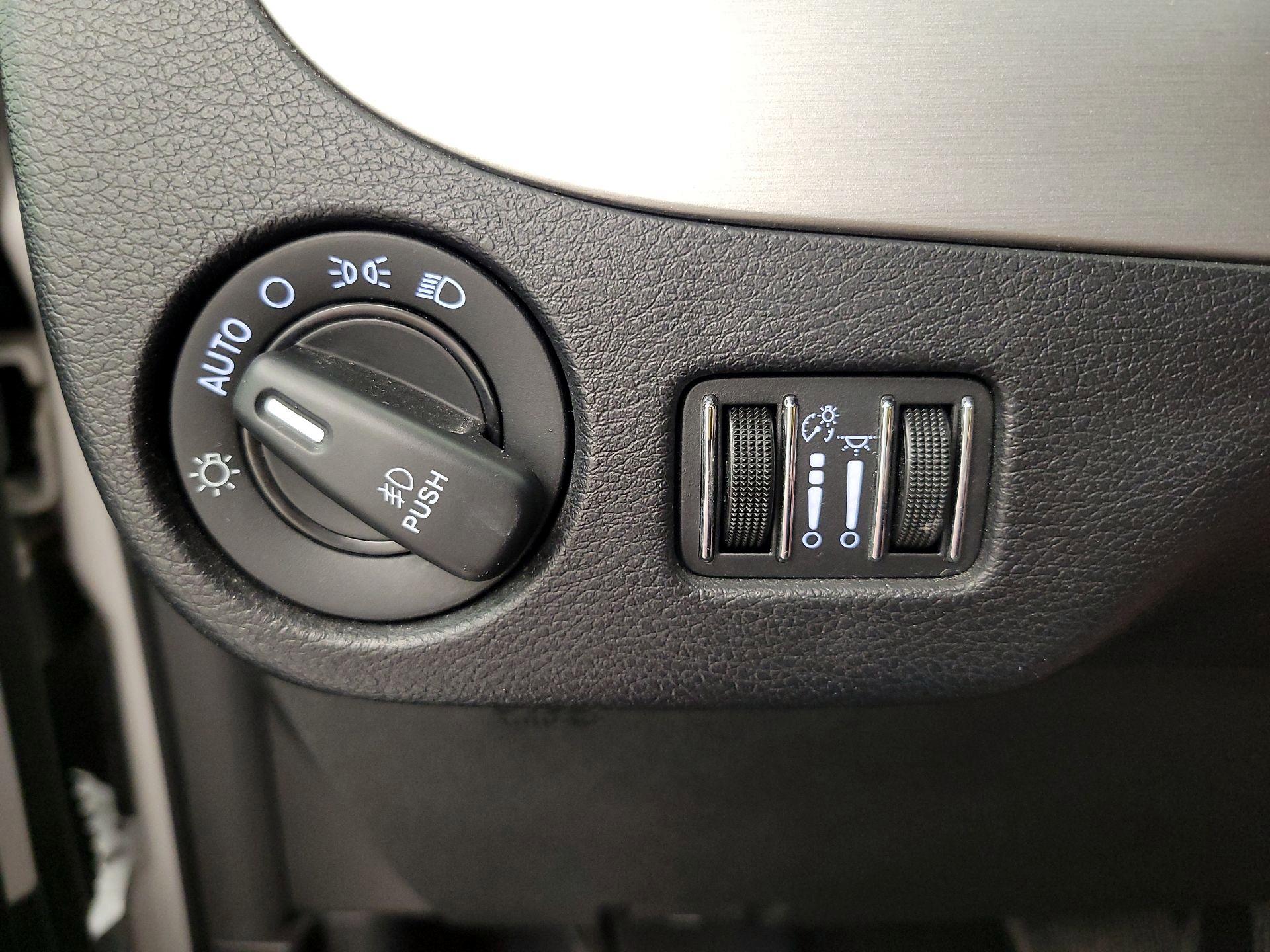 Thumbnail: 2019 Dodge Grand Caravan - 13