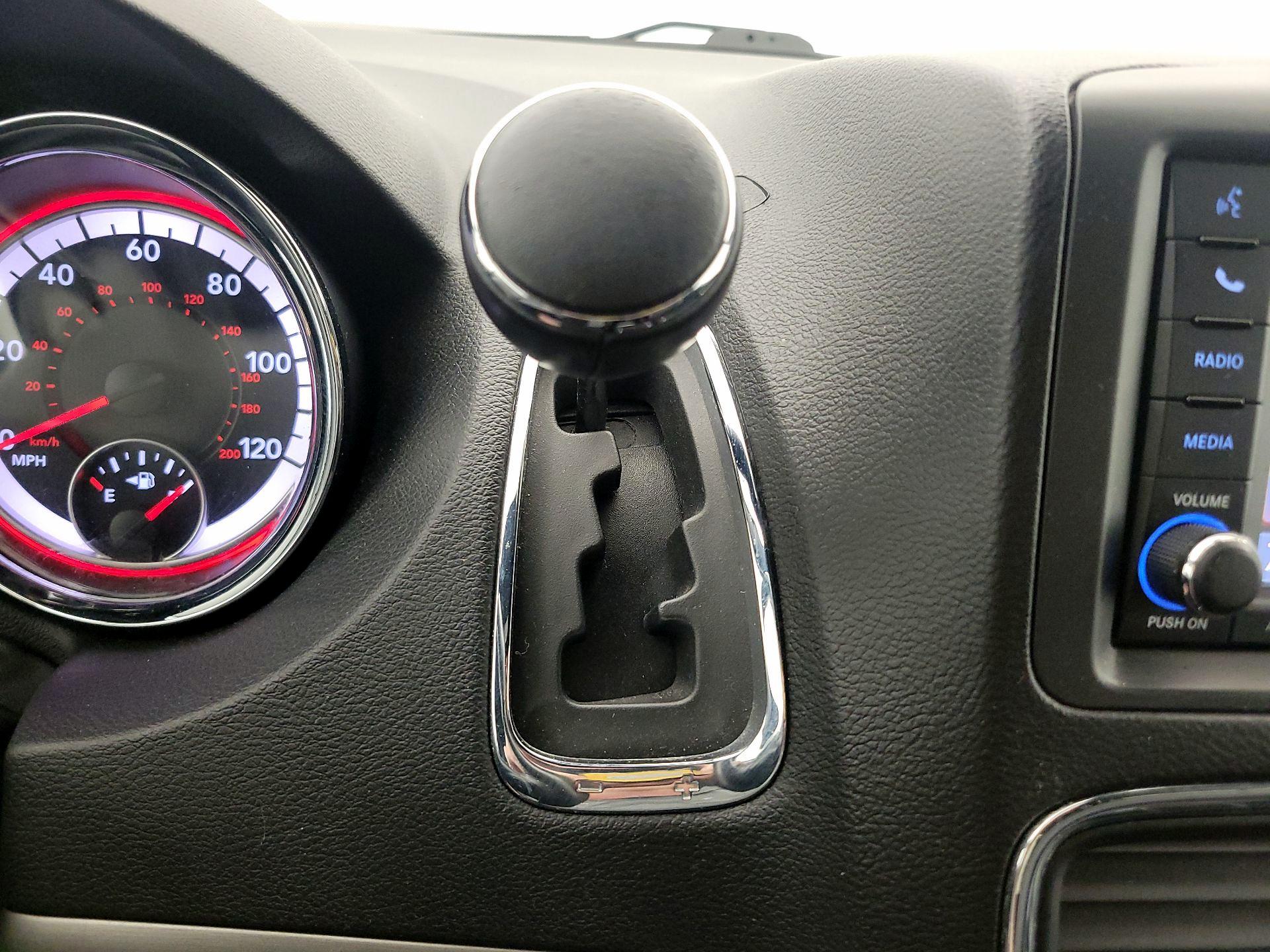 Thumbnail: 2019 Dodge Grand Caravan - 17