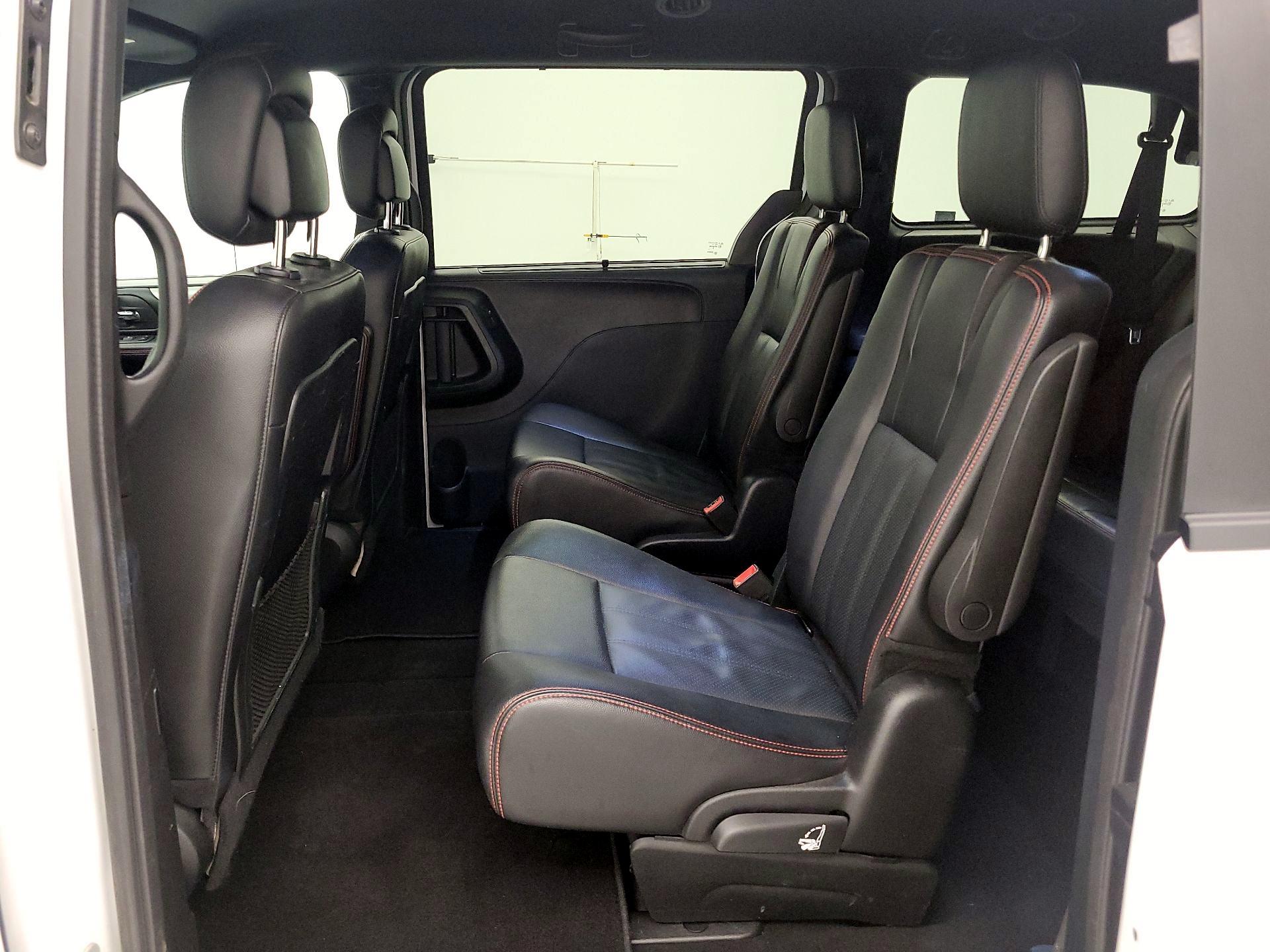 Thumbnail: 2019 Dodge Grand Caravan - 19