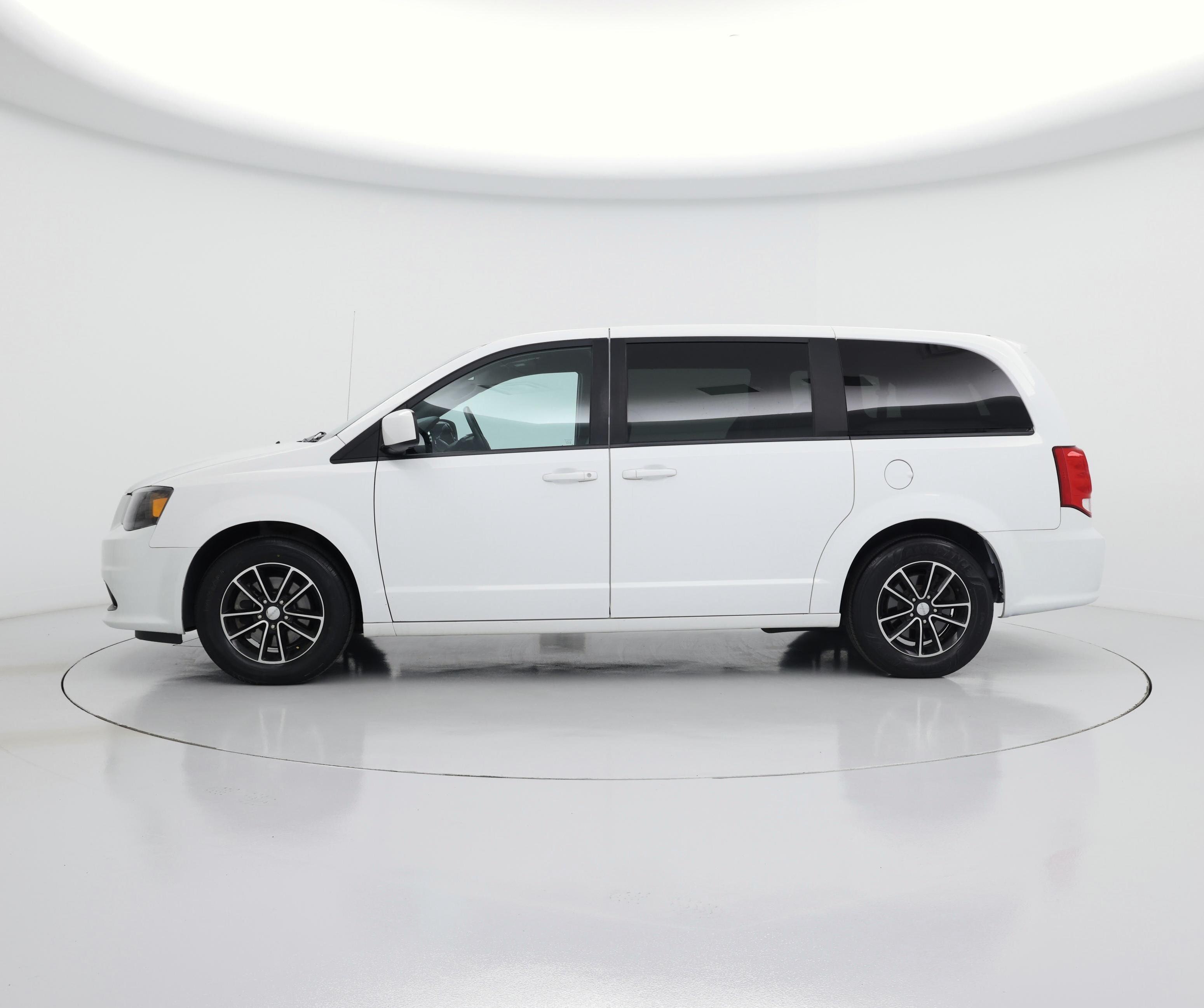 Thumbnail: 2019 Dodge Grand Caravan - 3
