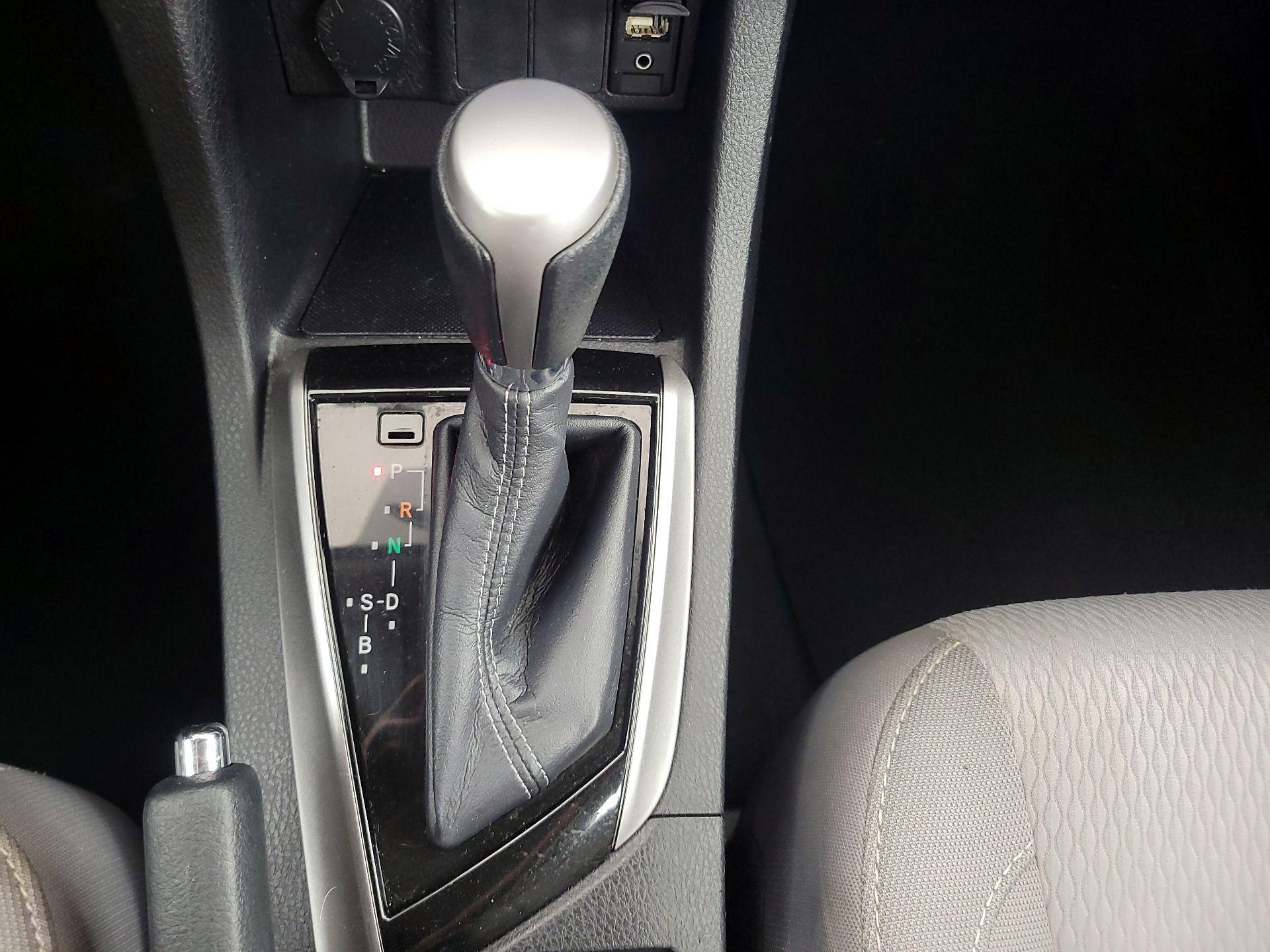 Thumbnail: 2015 Toyota Corolla - 17